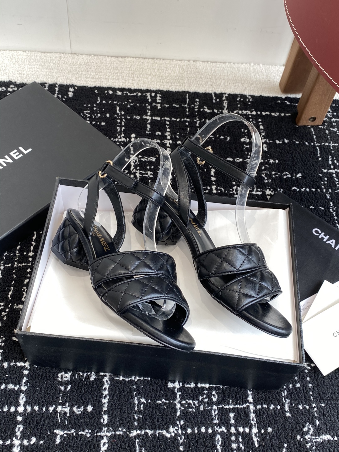 代购级（官网同步✈️盒包装）
CHANEL 香奈儿 24ss 二带 粗跟 拖鞋 凉鞋

自留款，真皮底，