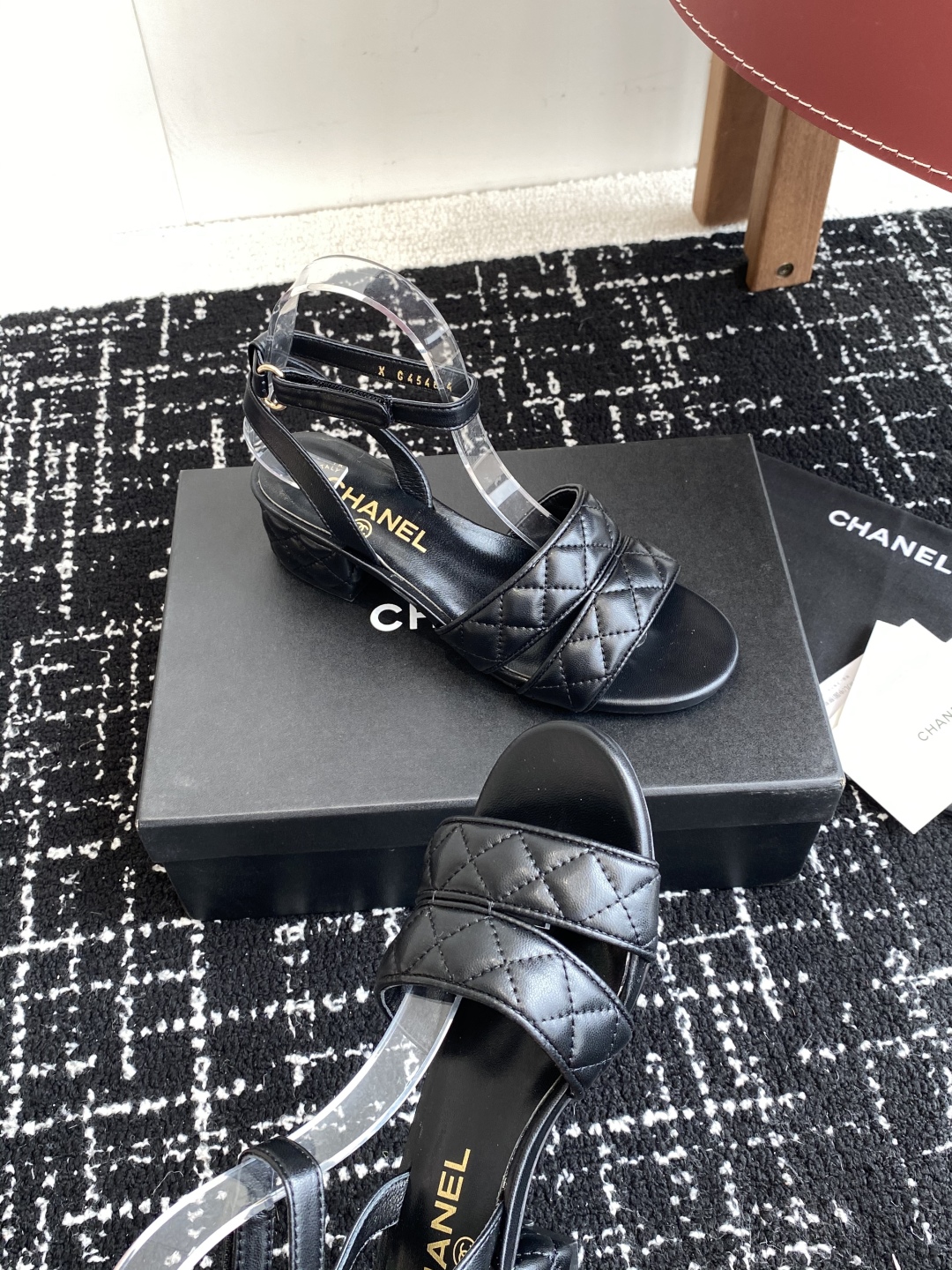 代购级（官网同步✈️盒包装）
CHANEL 香奈儿 24ss 二带 粗跟 拖鞋 凉鞋

自留款，真皮底，