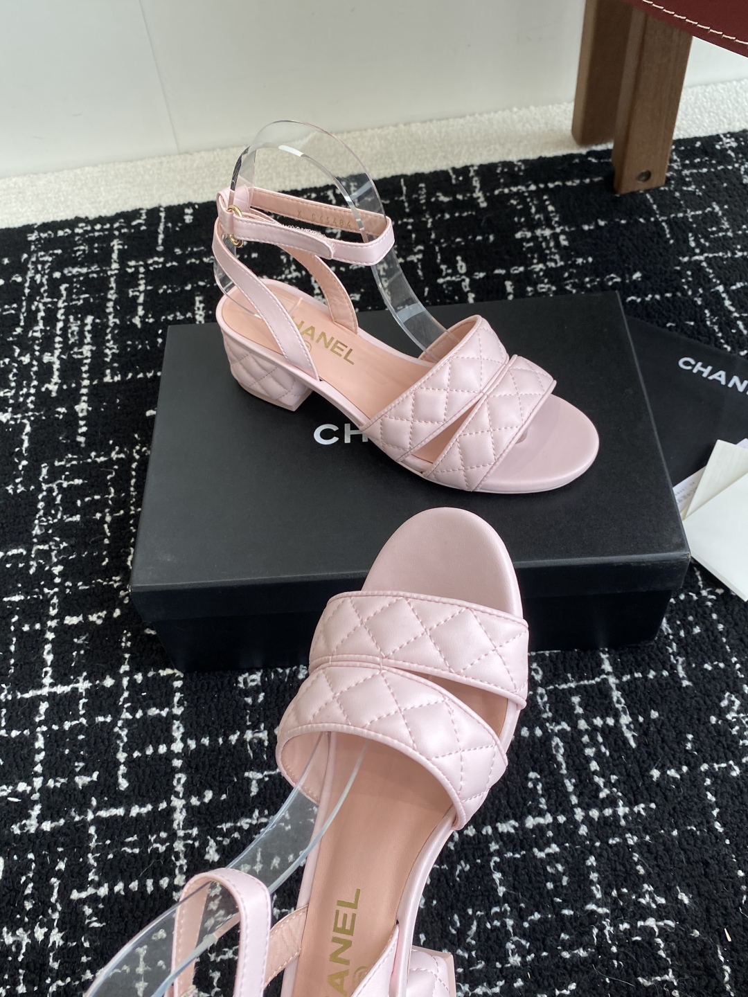 代购级（官网同步✈️盒包装）
CHANEL 香奈儿 24ss 二带 粗跟 拖鞋 凉鞋

自留款，真皮底，