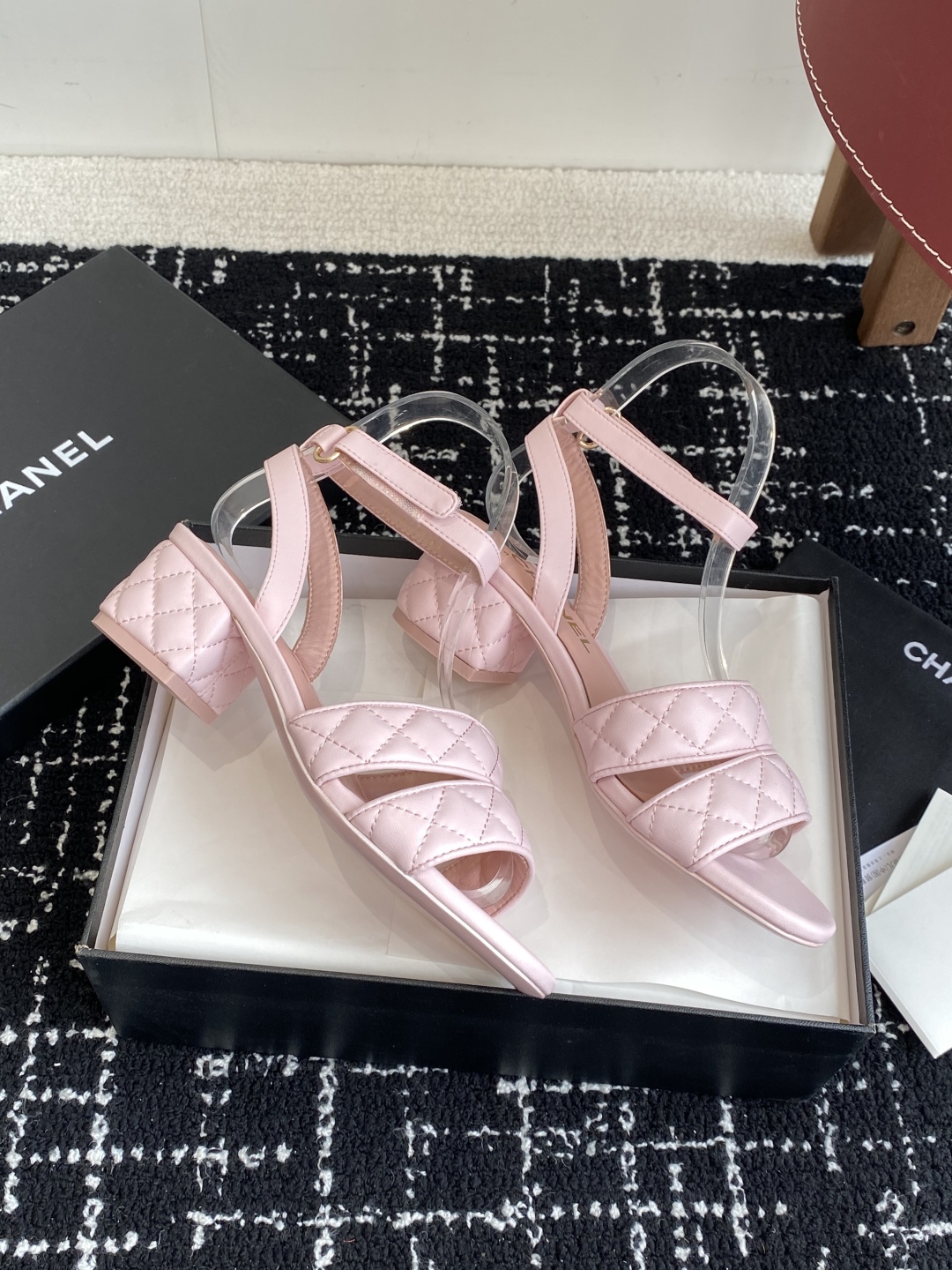 代购级（官网同步✈️盒包装）
CHANEL 香奈儿 24ss 二带 粗跟 拖鞋 凉鞋

自留款，真皮底，