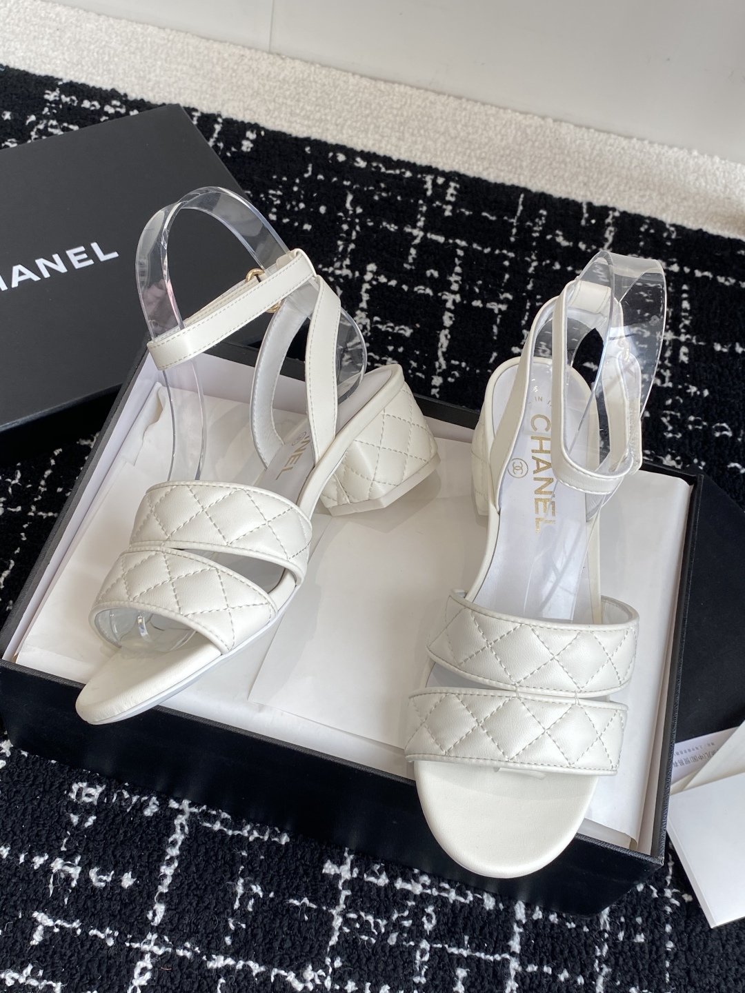 代购级（官网同步✈️盒包装）
CHANEL 香奈儿 24ss 二带 粗跟 拖鞋 凉鞋

自留款，真皮底，