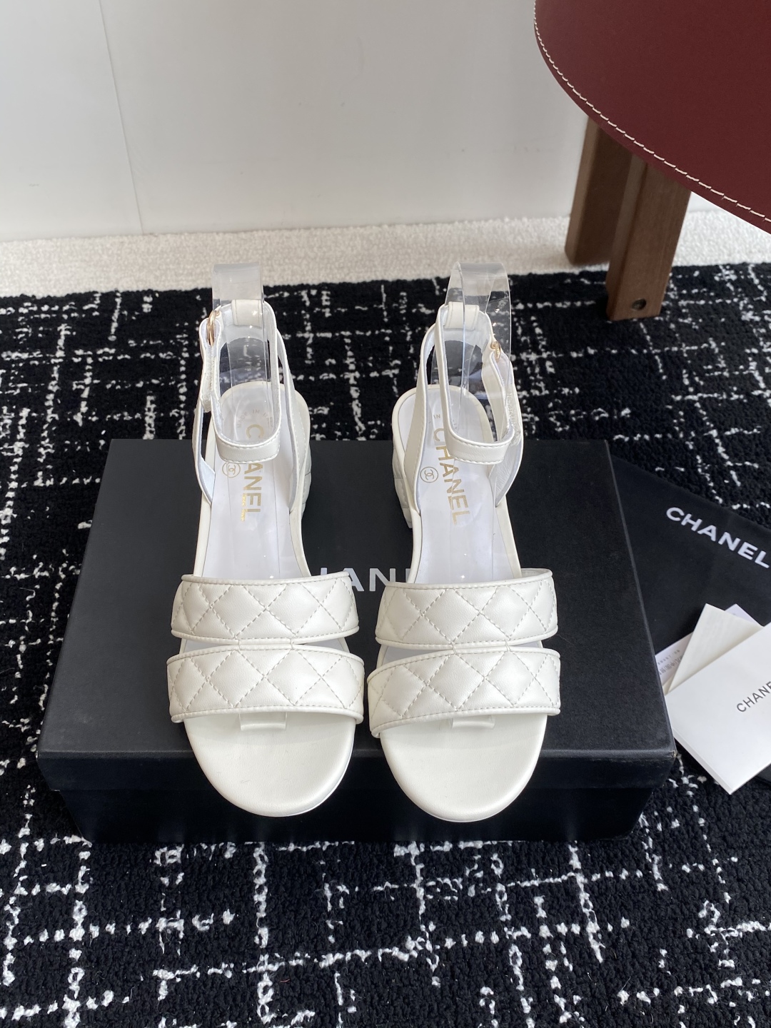 代购级（官网同步✈️盒包装）
CHANEL 香奈儿 24ss 二带 粗跟 拖鞋 凉鞋

自留款，真皮底，