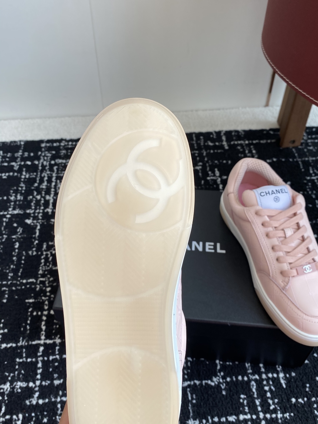 代购级
CHANEL  25ss 早春度假系列运动鞋 休闲鞋

原版购入开发 做货  经典设计 重新演绎