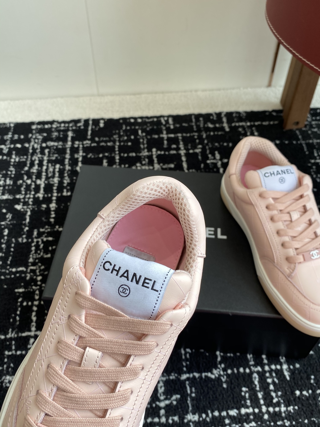 代购级
CHANEL  25ss 早春度假系列运动鞋 休闲鞋

原版购入开发 做货  经典设计 重新演绎