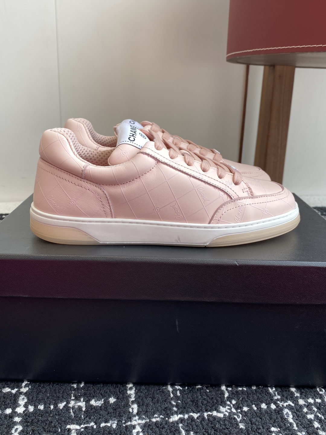 代购级
CHANEL  25ss 早春度假系列运动鞋 休闲鞋

原版购入开发 做货  经典设计 重新演绎