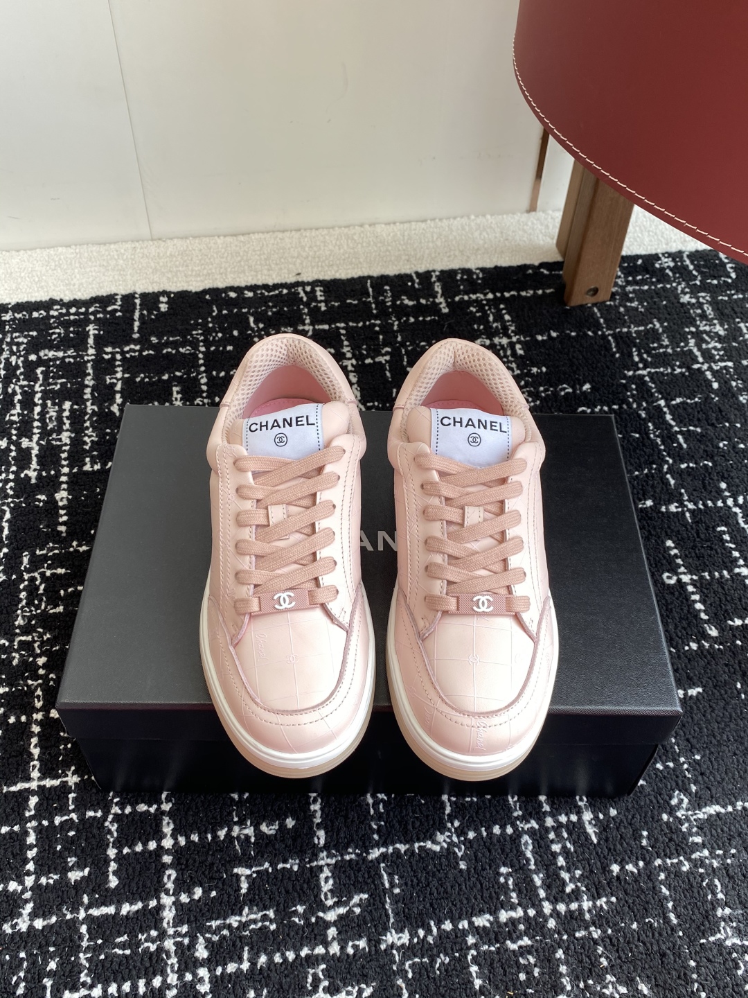 代购级
CHANEL  25ss 早春度假系列运动鞋 休闲鞋

原版购入开发 做货  经典设计 重新演绎