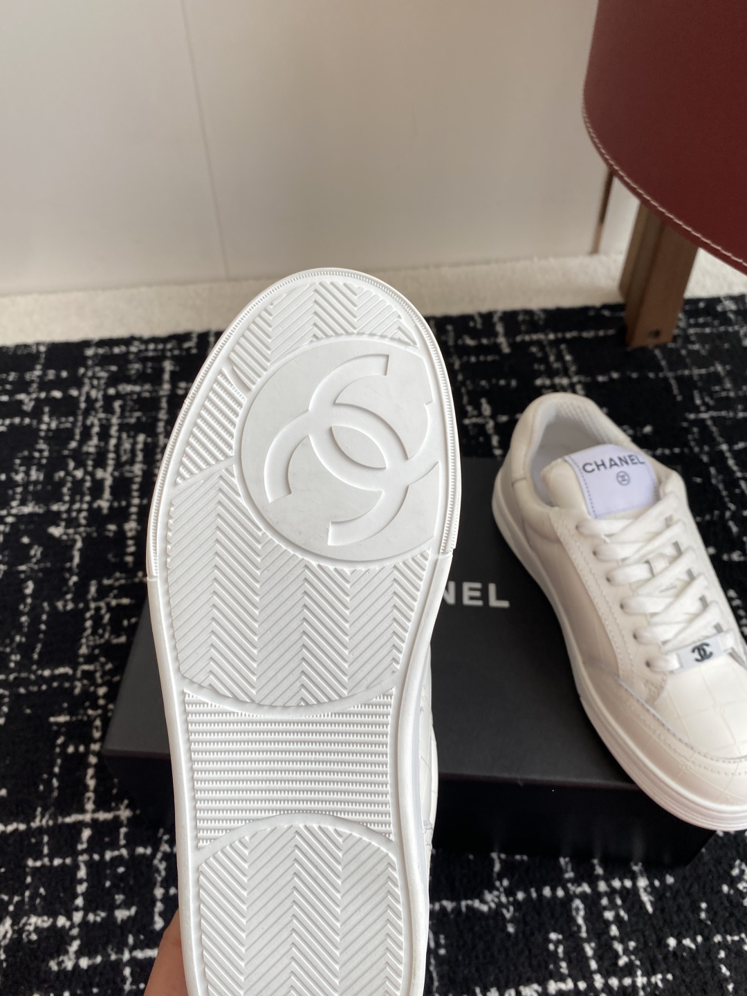代购级
CHANEL  25ss 早春度假系列运动鞋 休闲鞋

原版购入开发 做货  经典设计 重新演绎