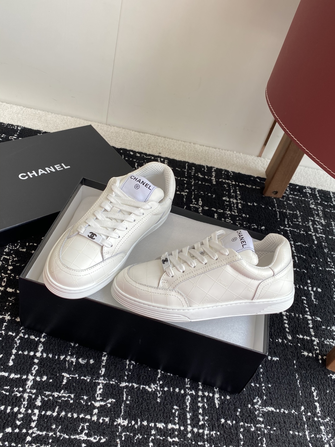 代购级
CHANEL  25ss 早春度假系列运动鞋 休闲鞋

原版购入开发 做货  经典设计 重新演绎