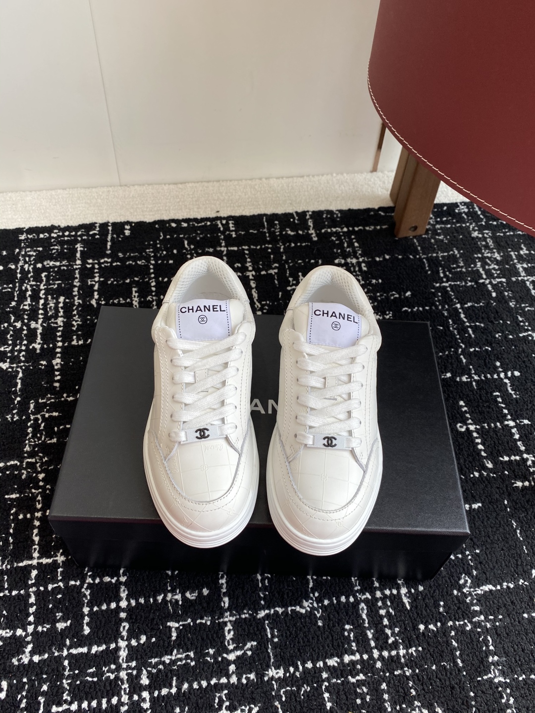 代购级
CHANEL  25ss 早春度假系列运动鞋 休闲鞋

原版购入开发 做货  经典设计 重新演绎
