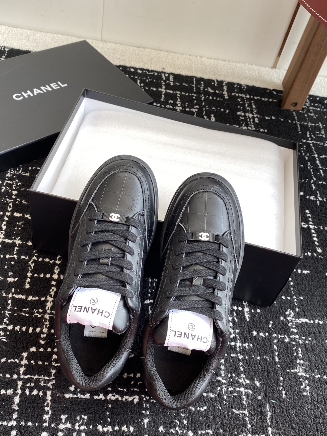 代购级
CHANEL  25ss 早春度假系列运动鞋 休闲鞋

原版购入开发 做货  经典设计 重新演绎