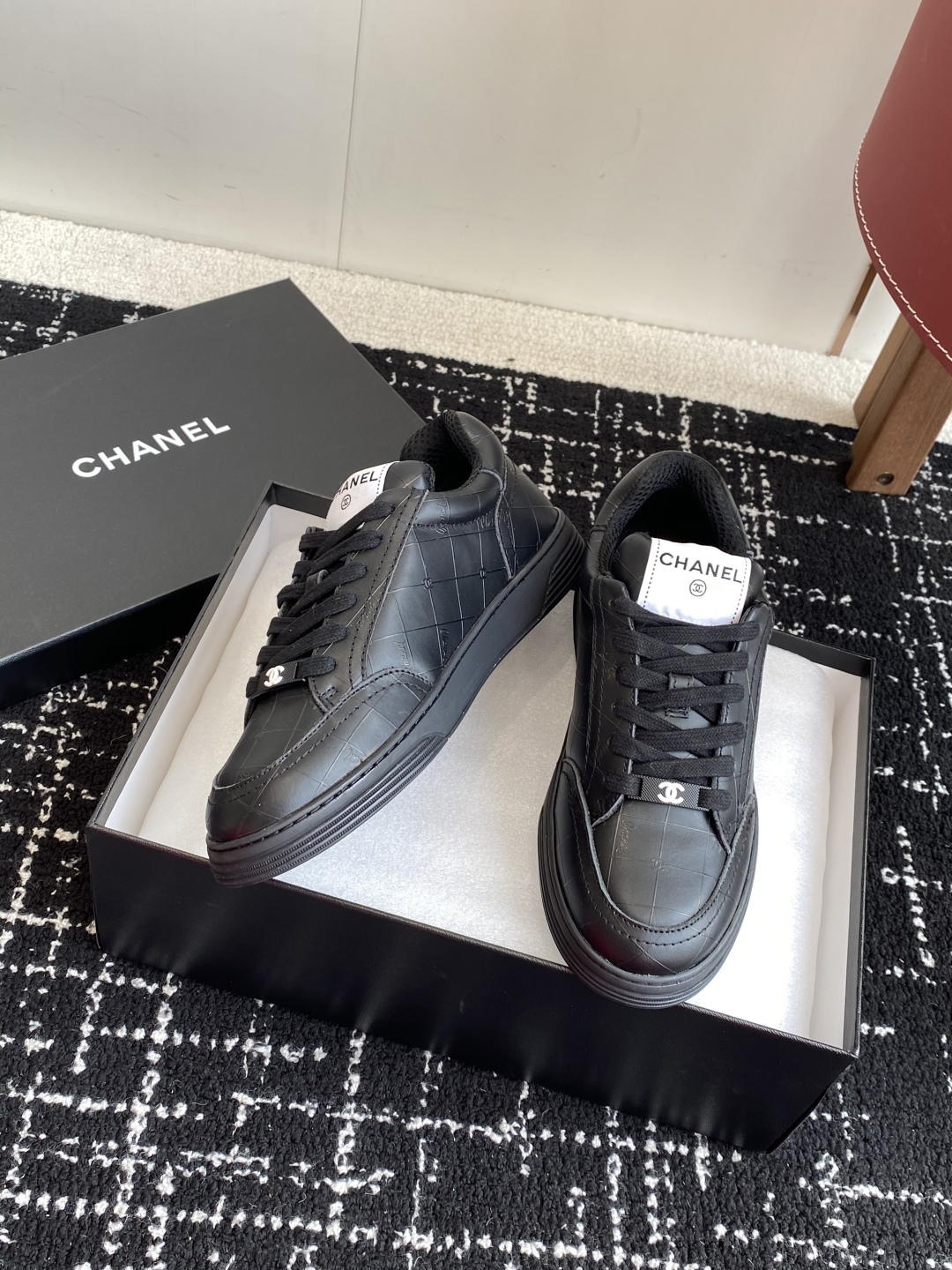 代购级
CHANEL  25ss 早春度假系列运动鞋 休闲鞋

原版购入开发 做货  经典设计 重新演绎