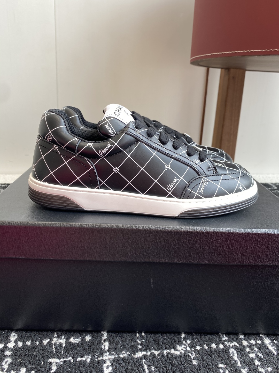 代购级
CHANEL  25ss 早春度假系列运动鞋 休闲鞋

原版购入开发 做货  经典设计 重新演绎