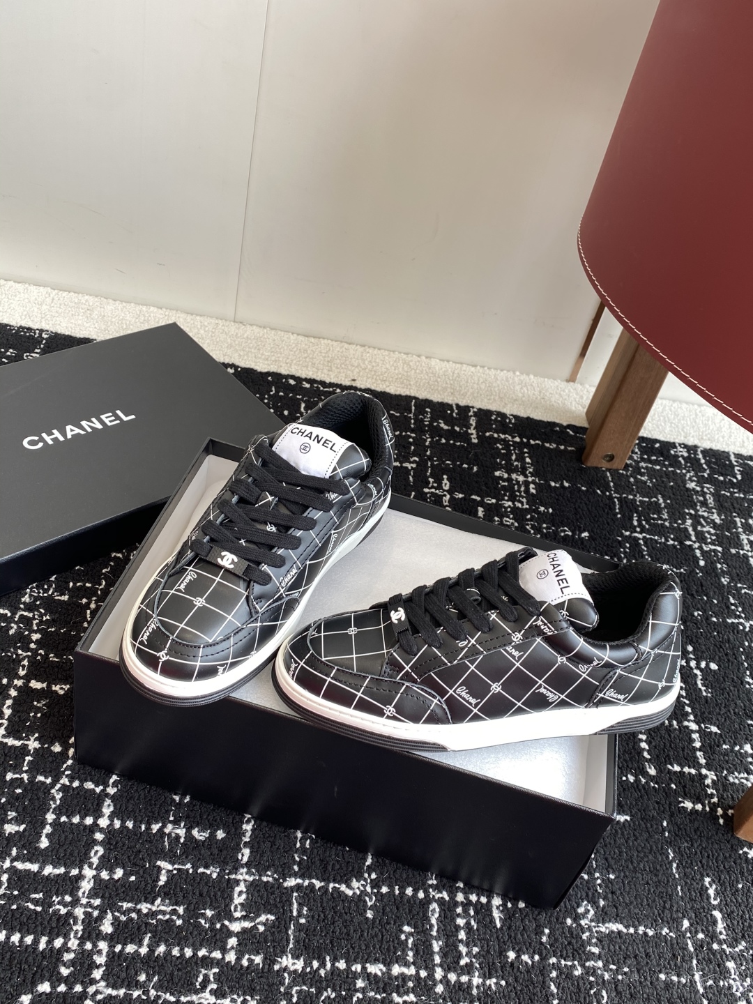 代购级
CHANEL  25ss 早春度假系列运动鞋 休闲鞋

原版购入开发 做货  经典设计 重新演绎