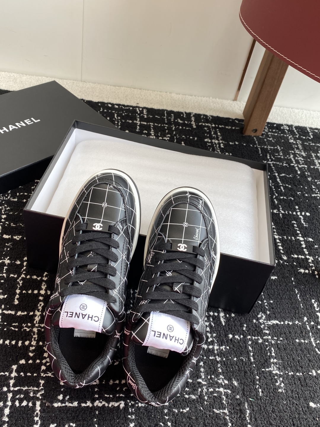 代购级
CHANEL  25ss 早春度假系列运动鞋 休闲鞋

原版购入开发 做货  经典设计 重新演绎
