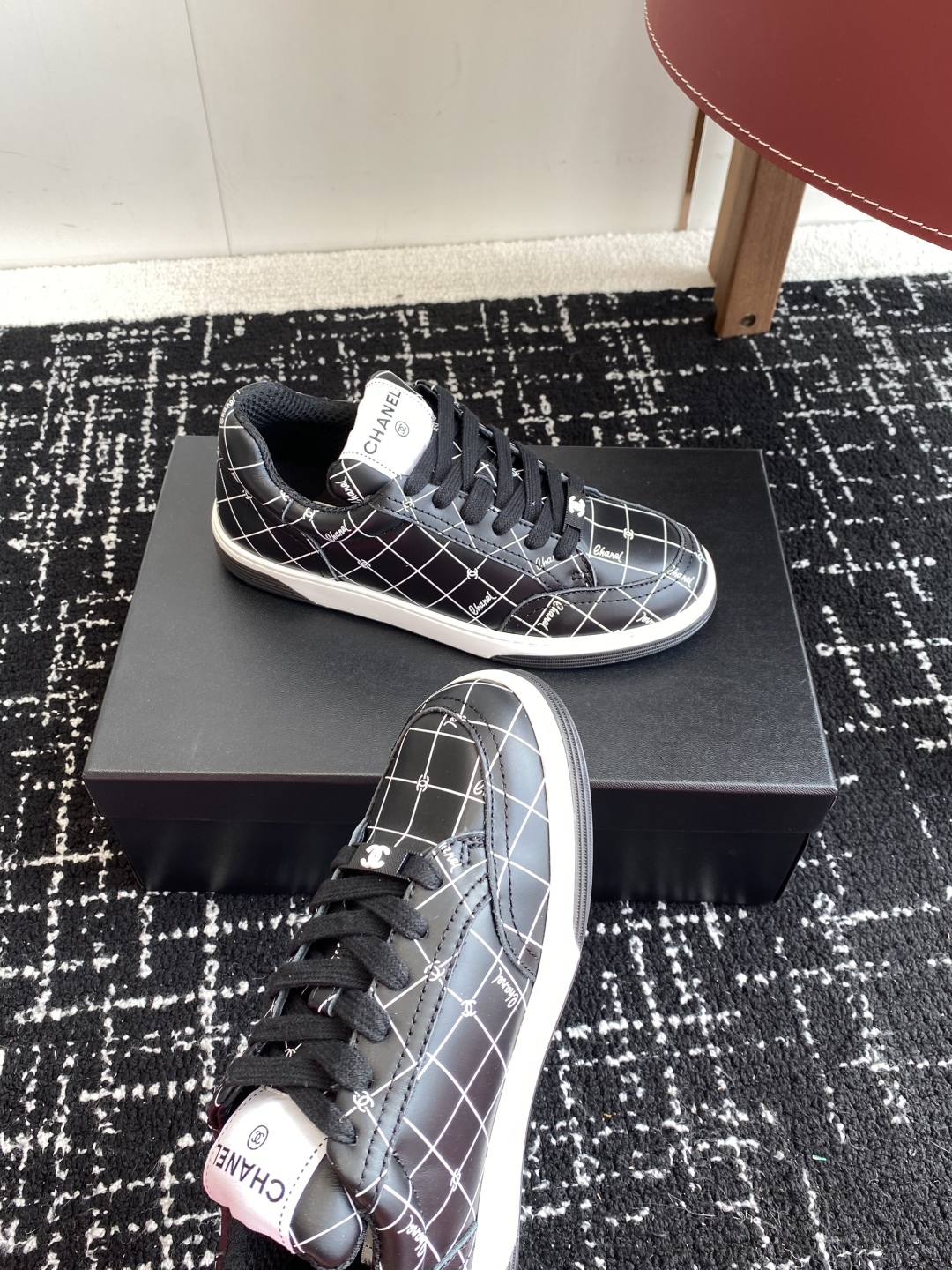 代购级
CHANEL  25ss 早春度假系列运动鞋 休闲鞋

原版购入开发 做货  经典设计 重新演绎