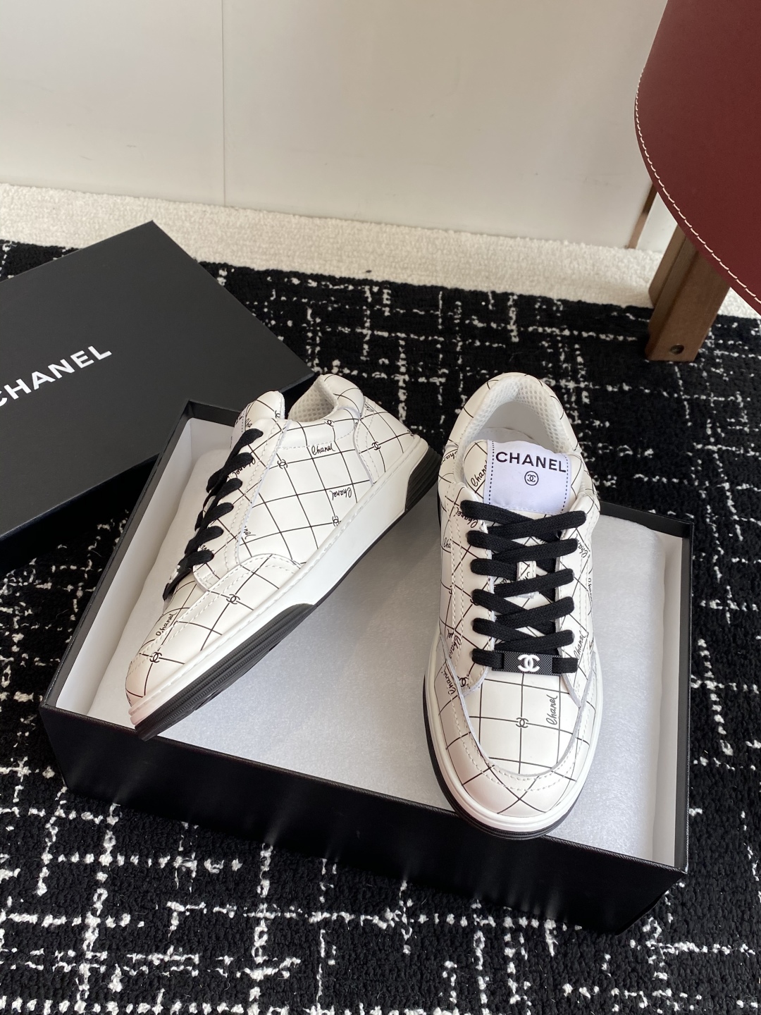 代购级
CHANEL  25ss 早春度假系列运动鞋 休闲鞋

原版购入开发 做货  经典设计 重新演绎