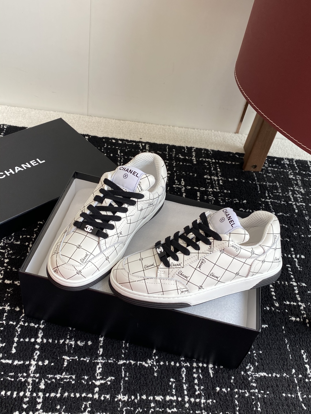 代购级
CHANEL  25ss 早春度假系列运动鞋 休闲鞋

原版购入开发 做货  经典设计 重新演绎