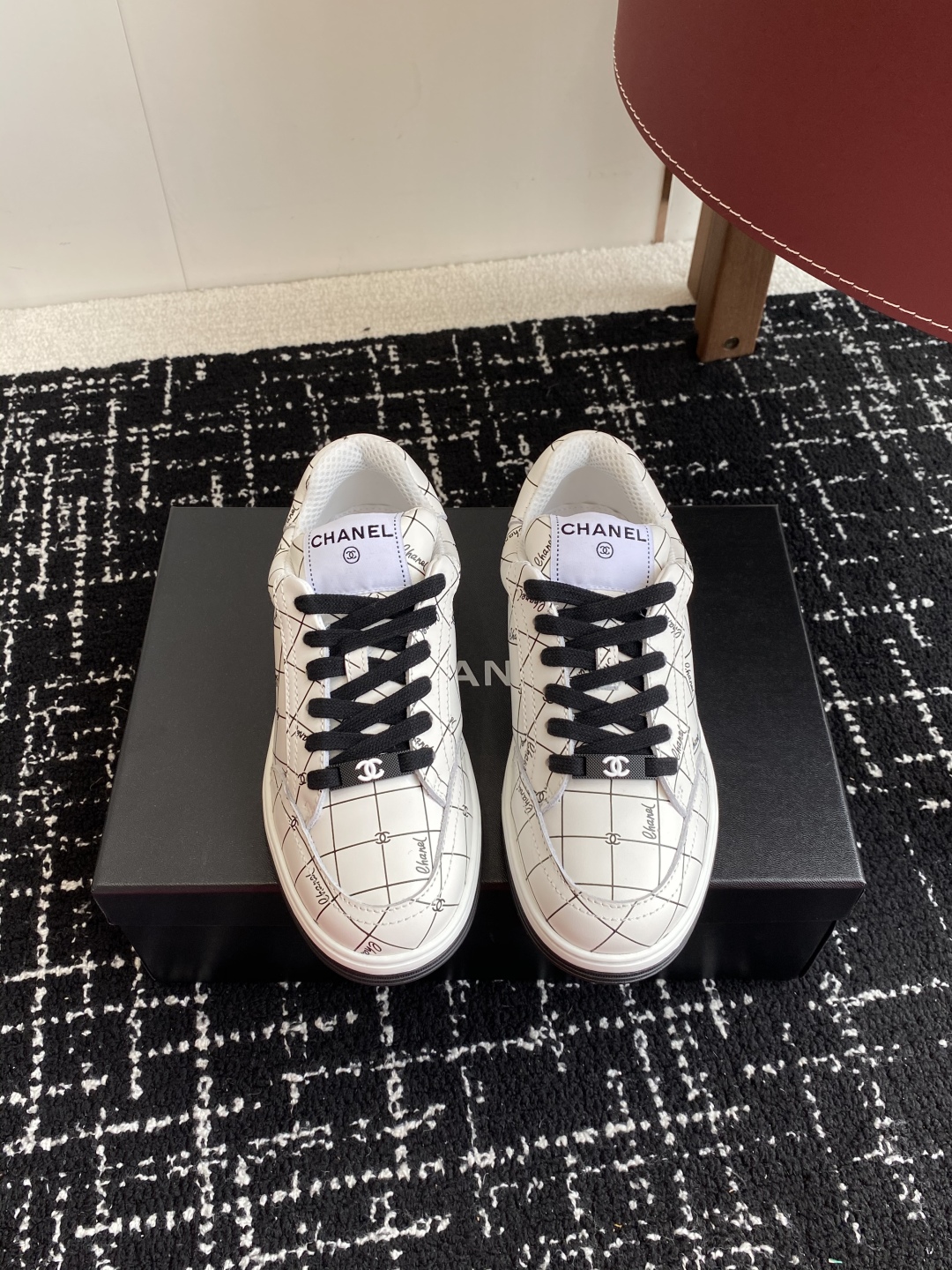 代购级
CHANEL  25ss 早春度假系列运动鞋 休闲鞋

原版购入开发 做货  经典设计 重新演绎