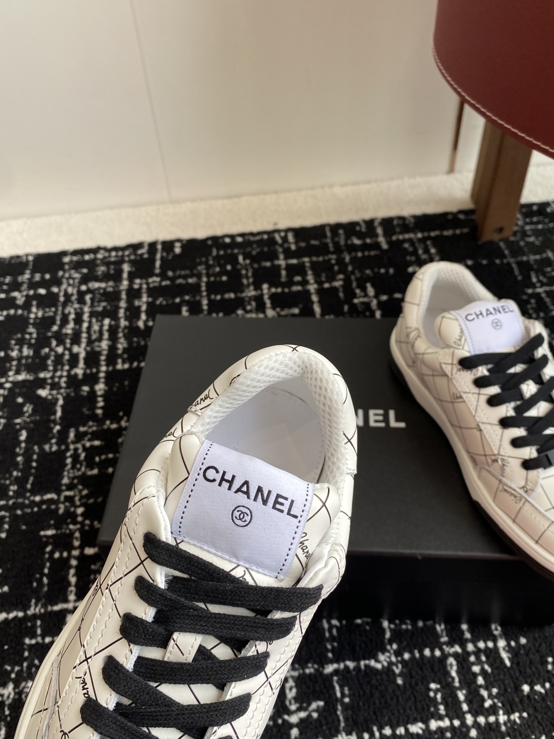 代购级
CHANEL  25ss 早春度假系列运动鞋 休闲鞋

原版购入开发 做货  经典设计 重新演绎