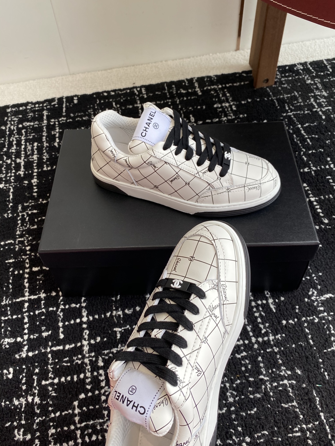 代购级
CHANEL  25ss 早春度假系列运动鞋 休闲鞋

原版购入开发 做货  经典设计 重新演绎