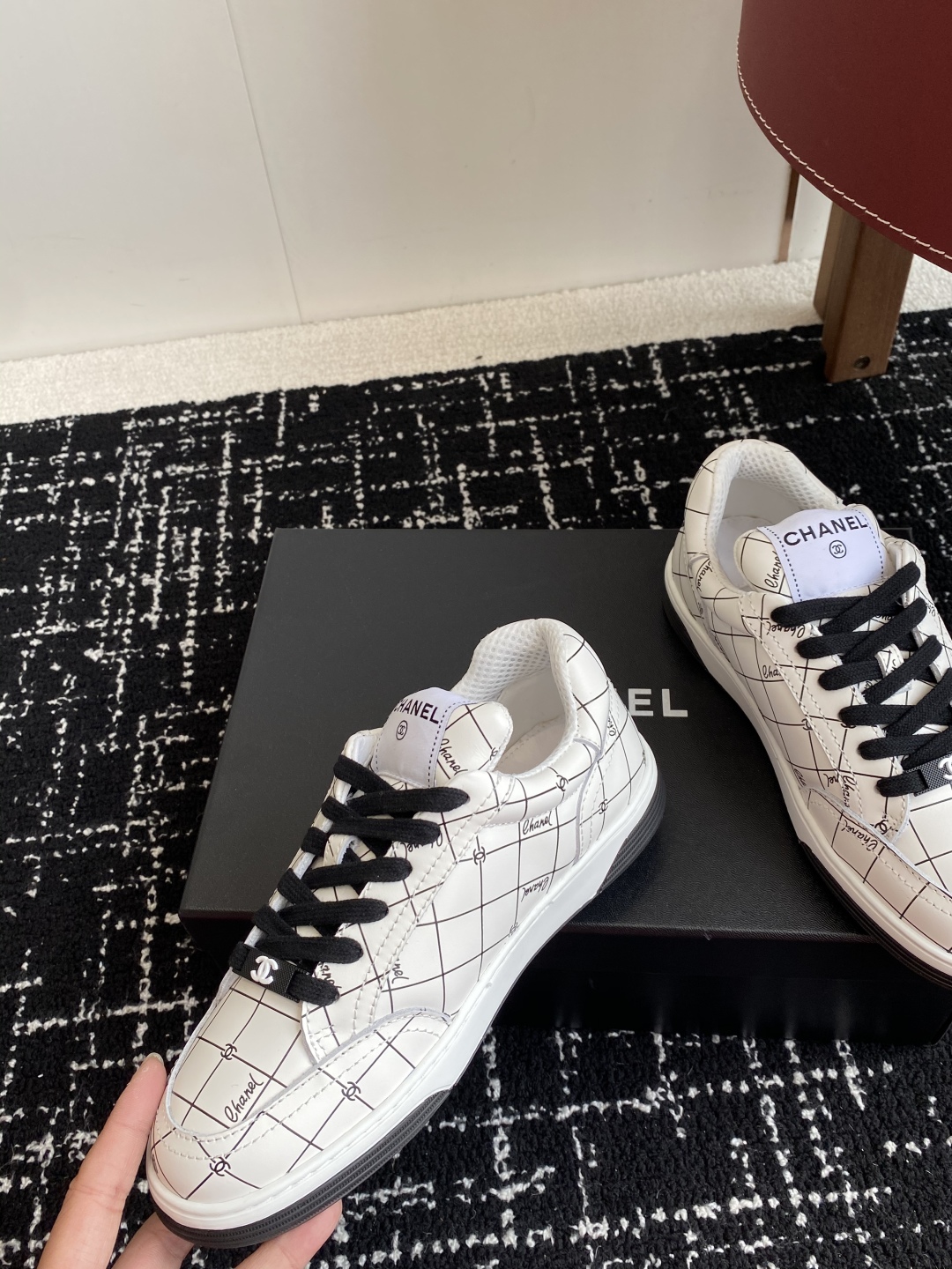 代购级
CHANEL  25ss 早春度假系列运动鞋 休闲鞋

原版购入开发 做货  经典设计 重新演绎