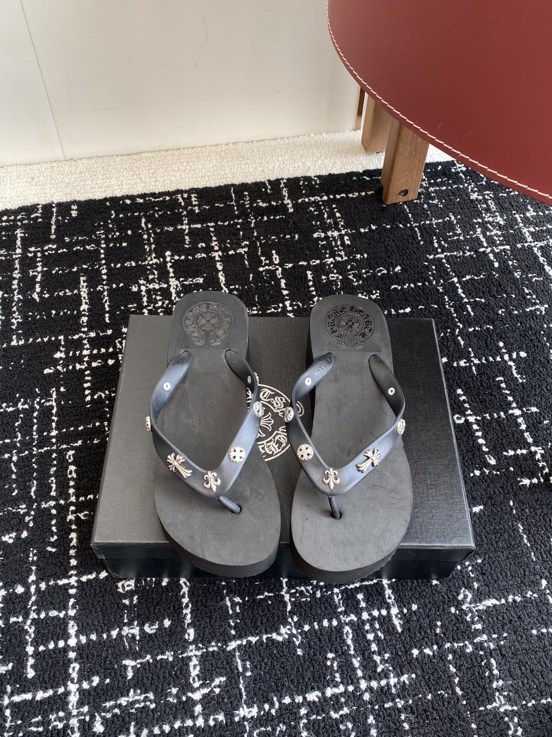 代购级
ChromeHearts  克罗心 25ss 今夏最流行的懒厚底人拖鞋，韩版潮流夏季时尚

高端