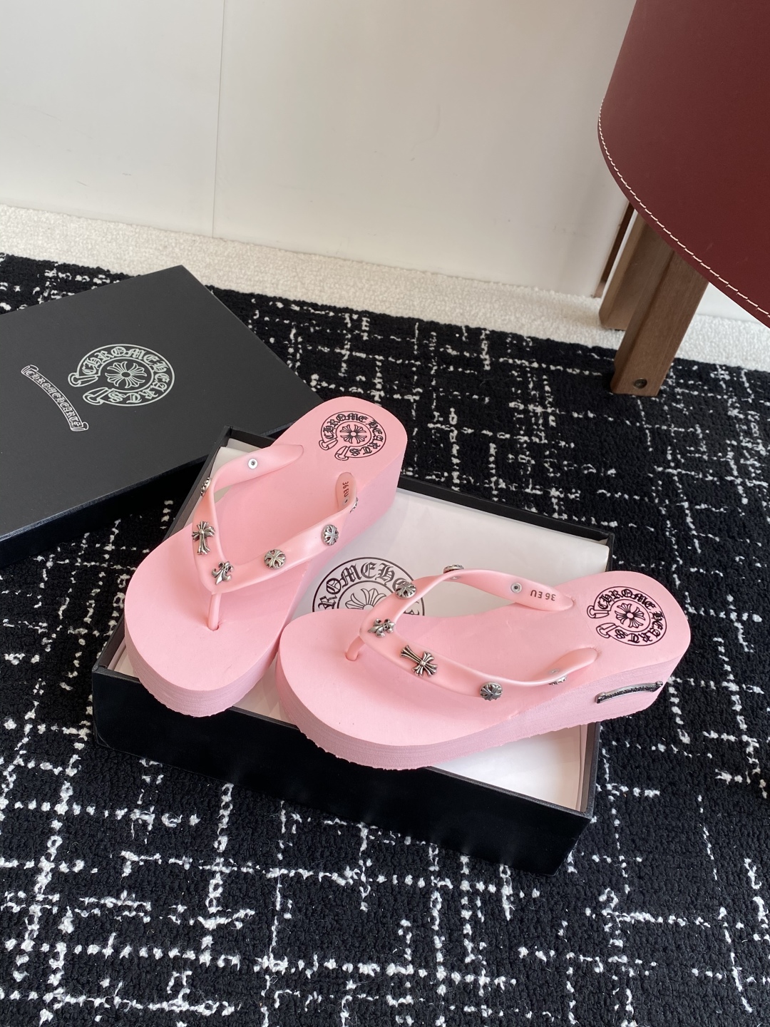 代购级
ChromeHearts  克罗心 25ss 今夏最流行的懒厚底人拖鞋，韩版潮流夏季时尚

高端