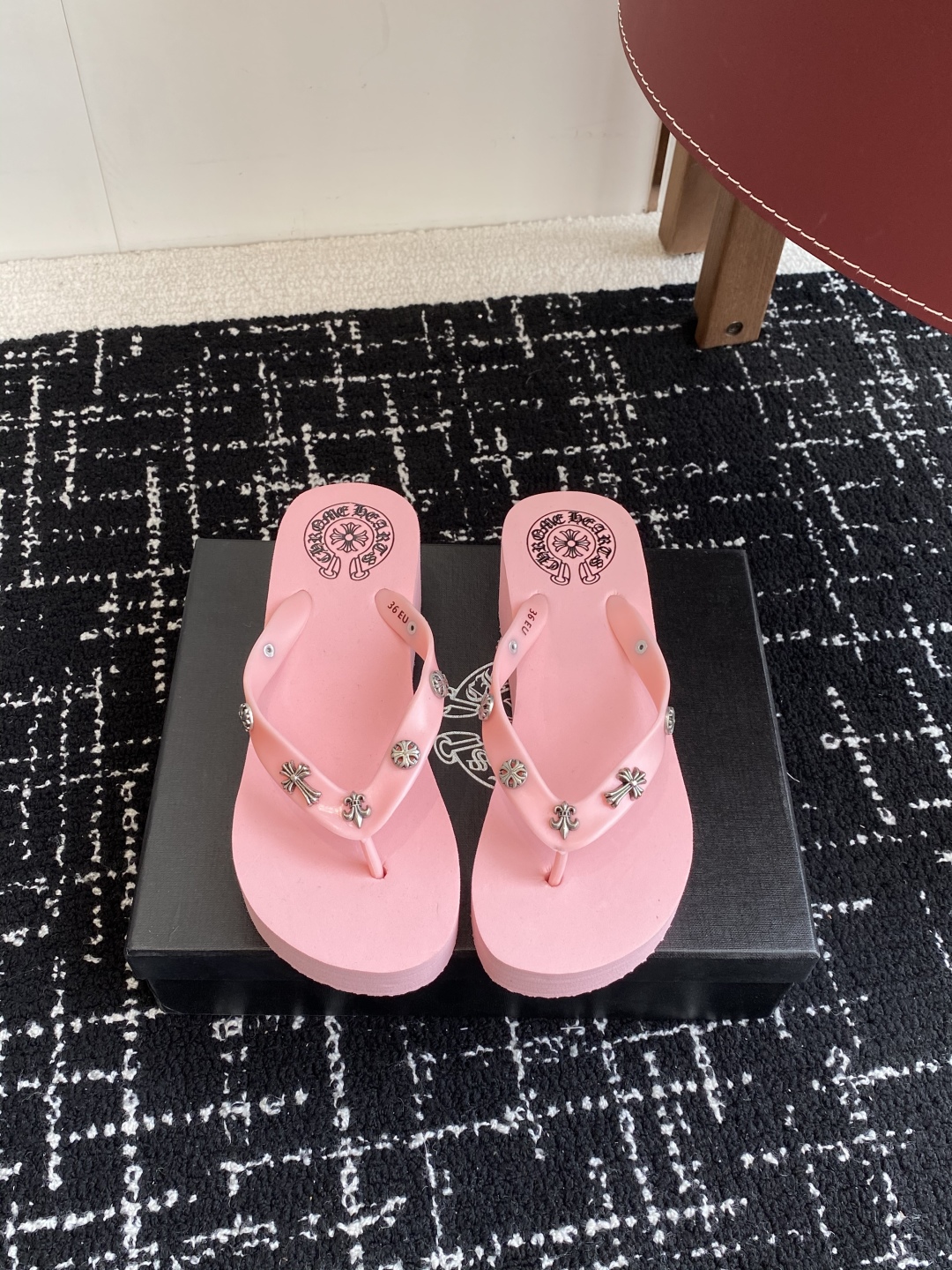 代购级
ChromeHearts  克罗心 25ss 今夏最流行的懒厚底人拖鞋，韩版潮流夏季时尚

高端