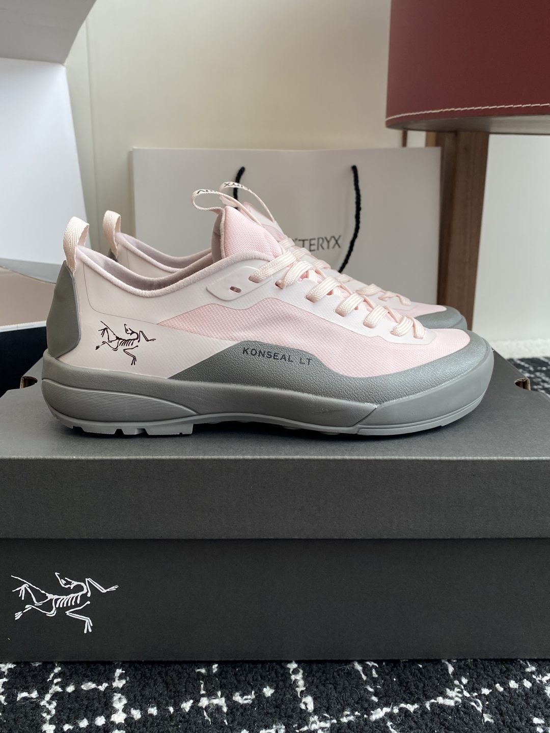 东莞代购级（⚠️官网同步✈️盒包装）
Aerios FL ARCTERYX 始祖鸟 情侣款 透气运动鞋攀
