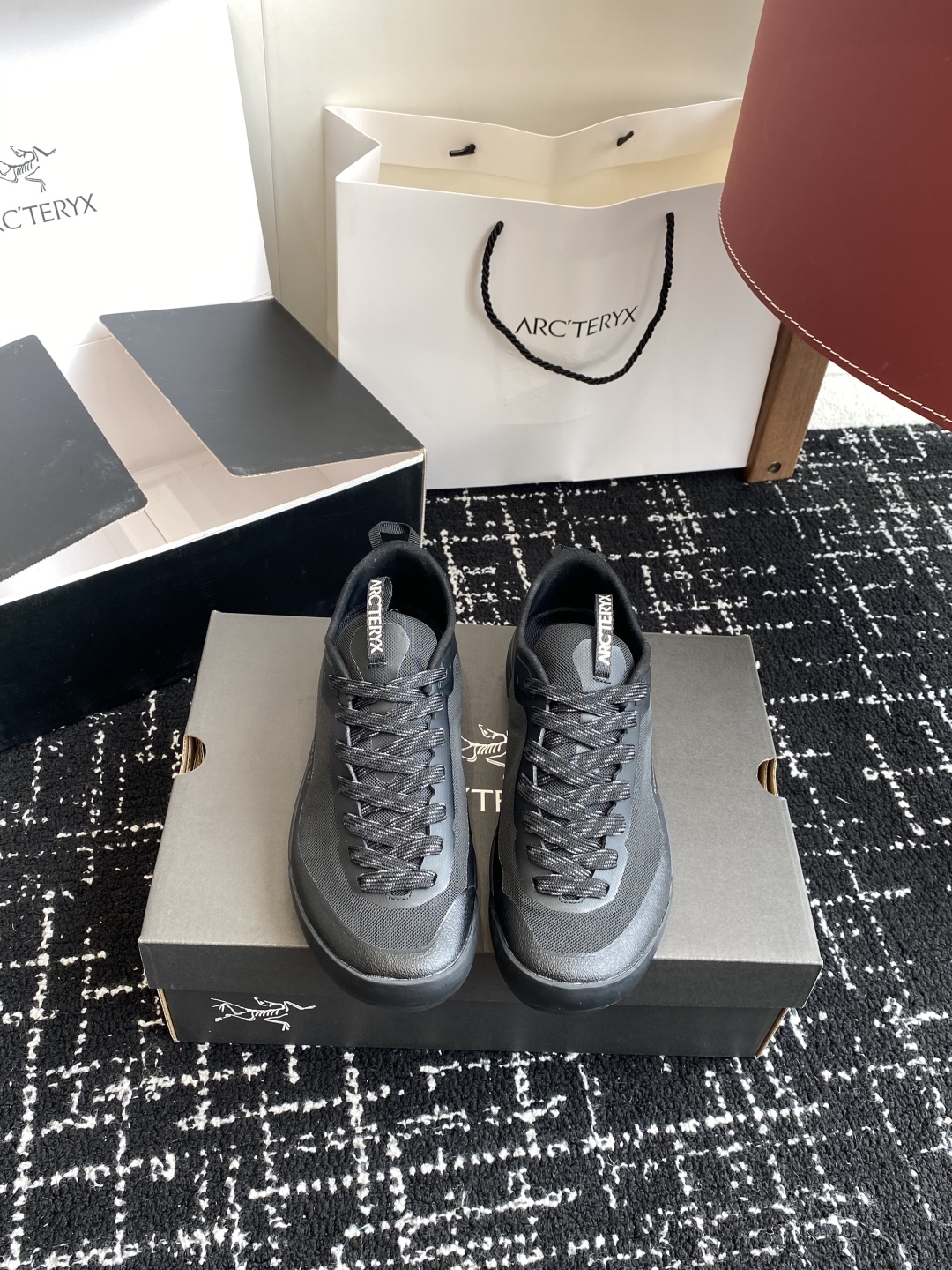 东莞代购级（⚠️官网同步✈️盒包装）
Aerios FL ARCTERYX 始祖鸟 情侣款 透气运动鞋攀