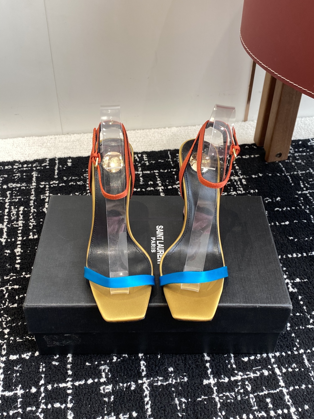 代购级
Saint Laurent / YSL圣罗兰坡跟凉鞋 顶级品质

2025夏季新款 百分百原版复