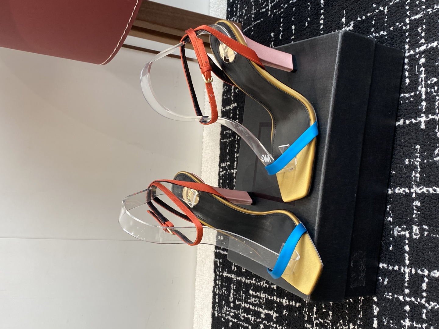 代购级
Saint Laurent / YSL圣罗兰坡跟凉鞋 顶级品质

2025夏季新款 百分百原版复