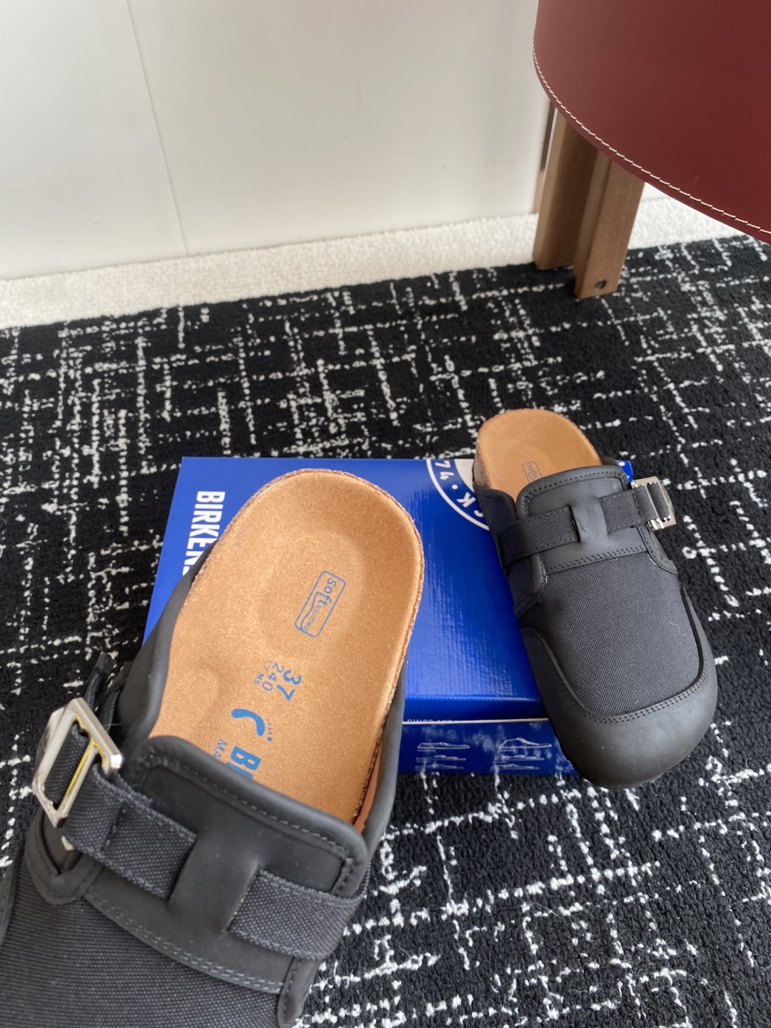 代购级
Birkenstock 25ss 新款勃肯 包头拖 我就心动了

代购找很久才买到货，真的一鞋难