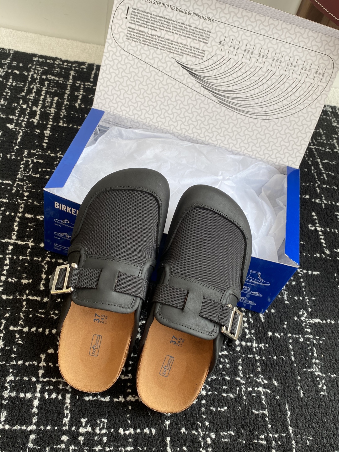代购级
Birkenstock 25ss 新款勃肯 包头拖 我就心动了

代购找很久才买到货，真的一鞋难