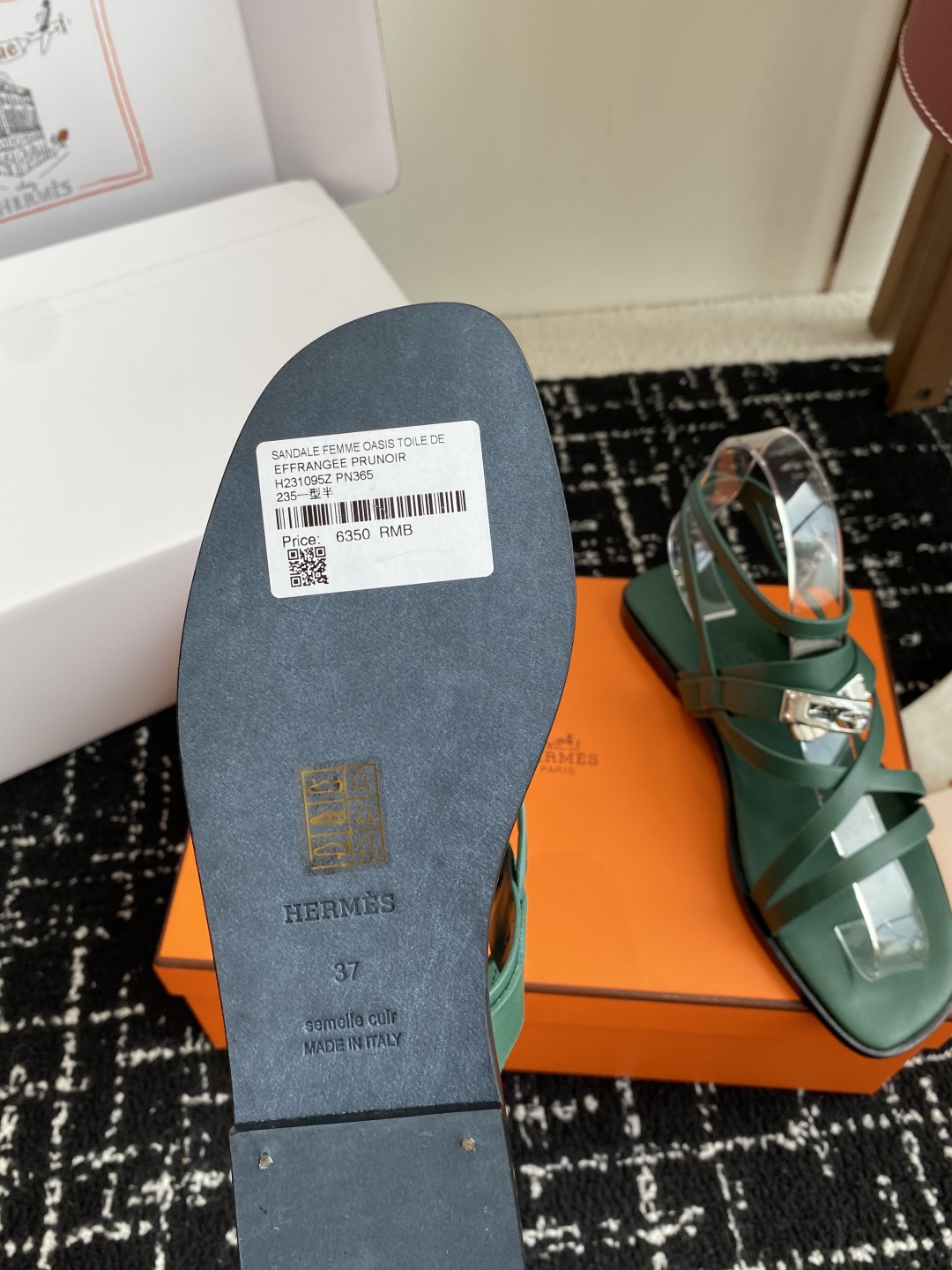 东莞代购级（官网同步✈️盒包装）
Hermes爱马仕 25ss 春夏最新 Kelly 凉鞋经典的版型 
