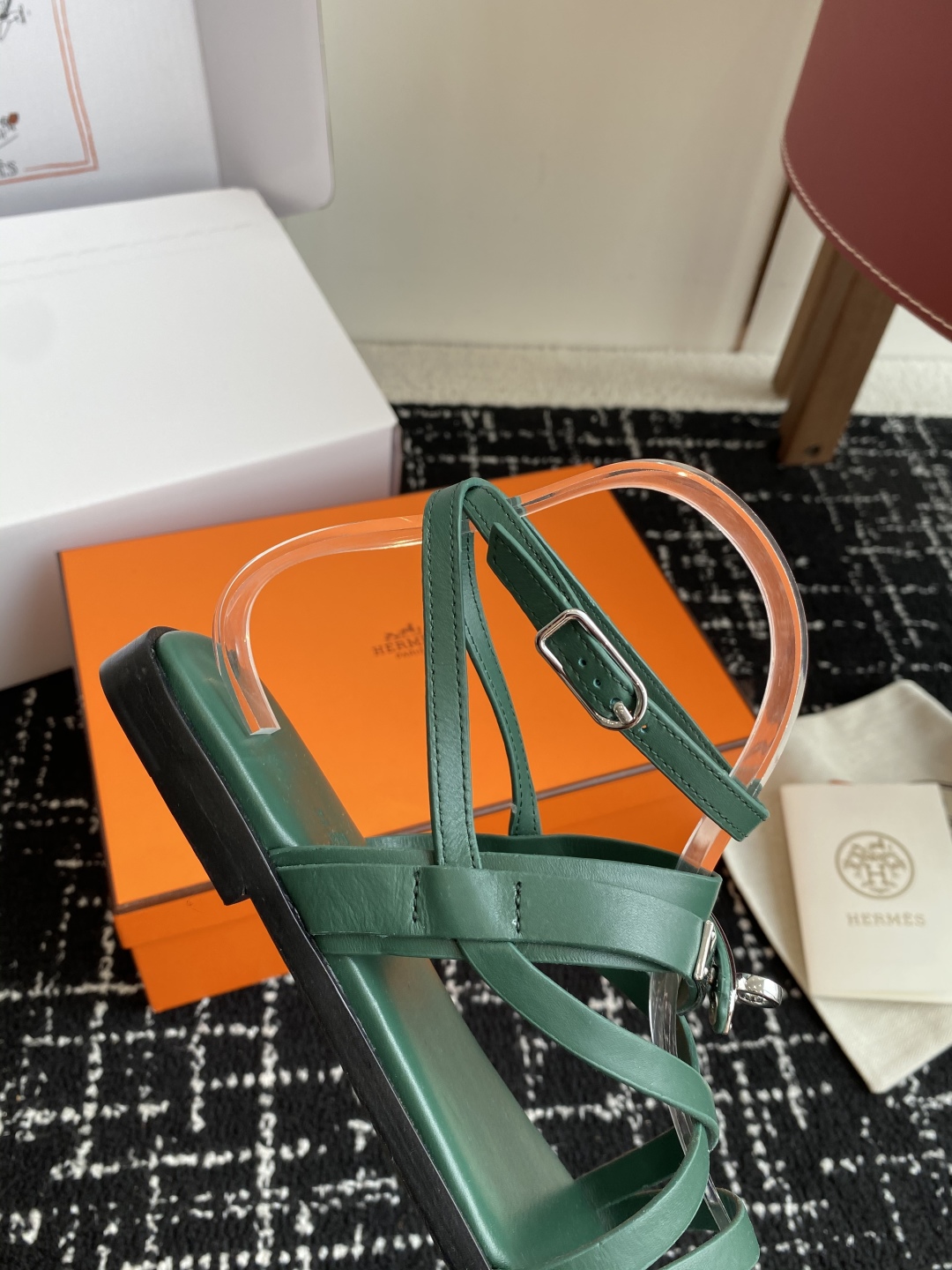 东莞代购级（官网同步✈️盒包装）
Hermes爱马仕 25ss 春夏最新 Kelly 凉鞋经典的版型 
