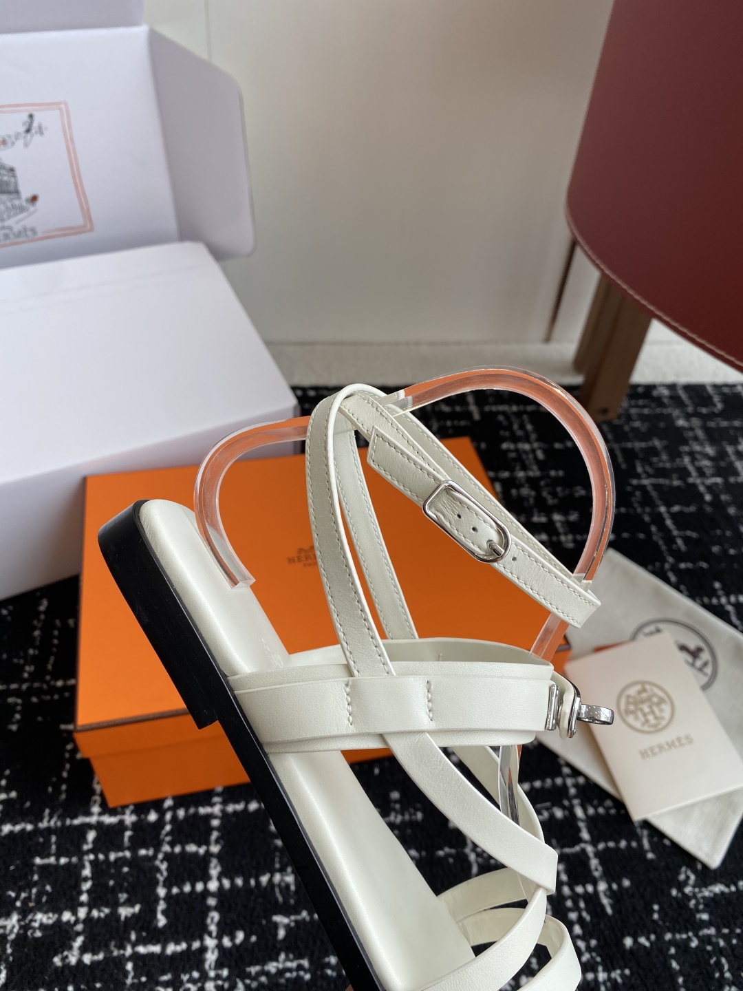 东莞代购级（官网同步✈️盒包装）
Hermes爱马仕 25ss 春夏最新 Kelly 凉鞋经典的版型 
