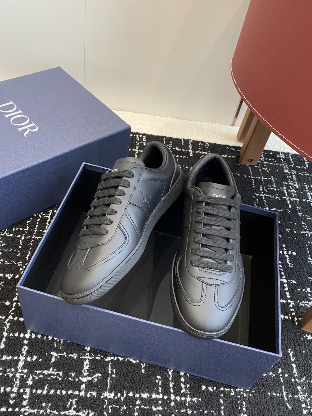 代购级
Dior 25。re-Fall Berlin 01 情侣款 休闲德训鞋
2004年B01初次