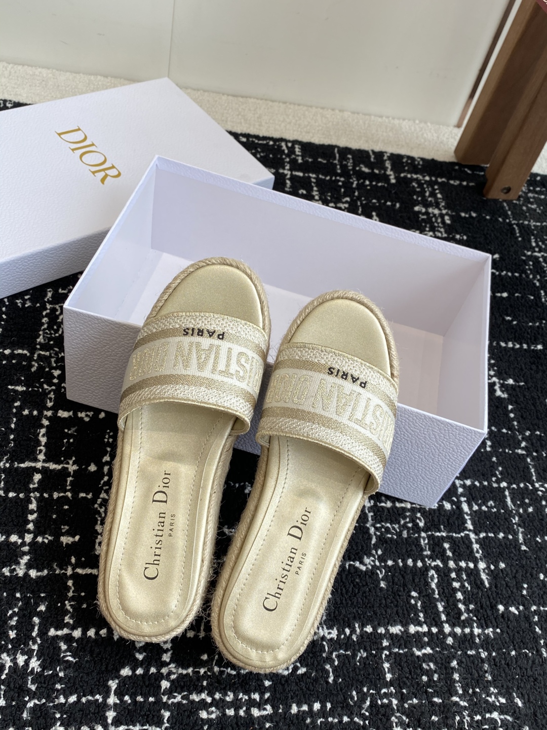 代购级
Dior 迪奥 25ss 春夏新款 IVIETA DWAY 渔夫一字拖鞋 

 CD字母logo