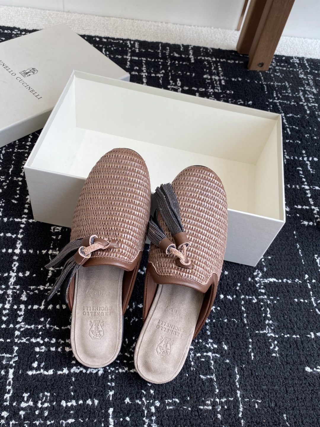 Brunello Cucinelli 25ss 春夏新款 编织半拖 乐福鞋‼
BC是意大利知名品牌,