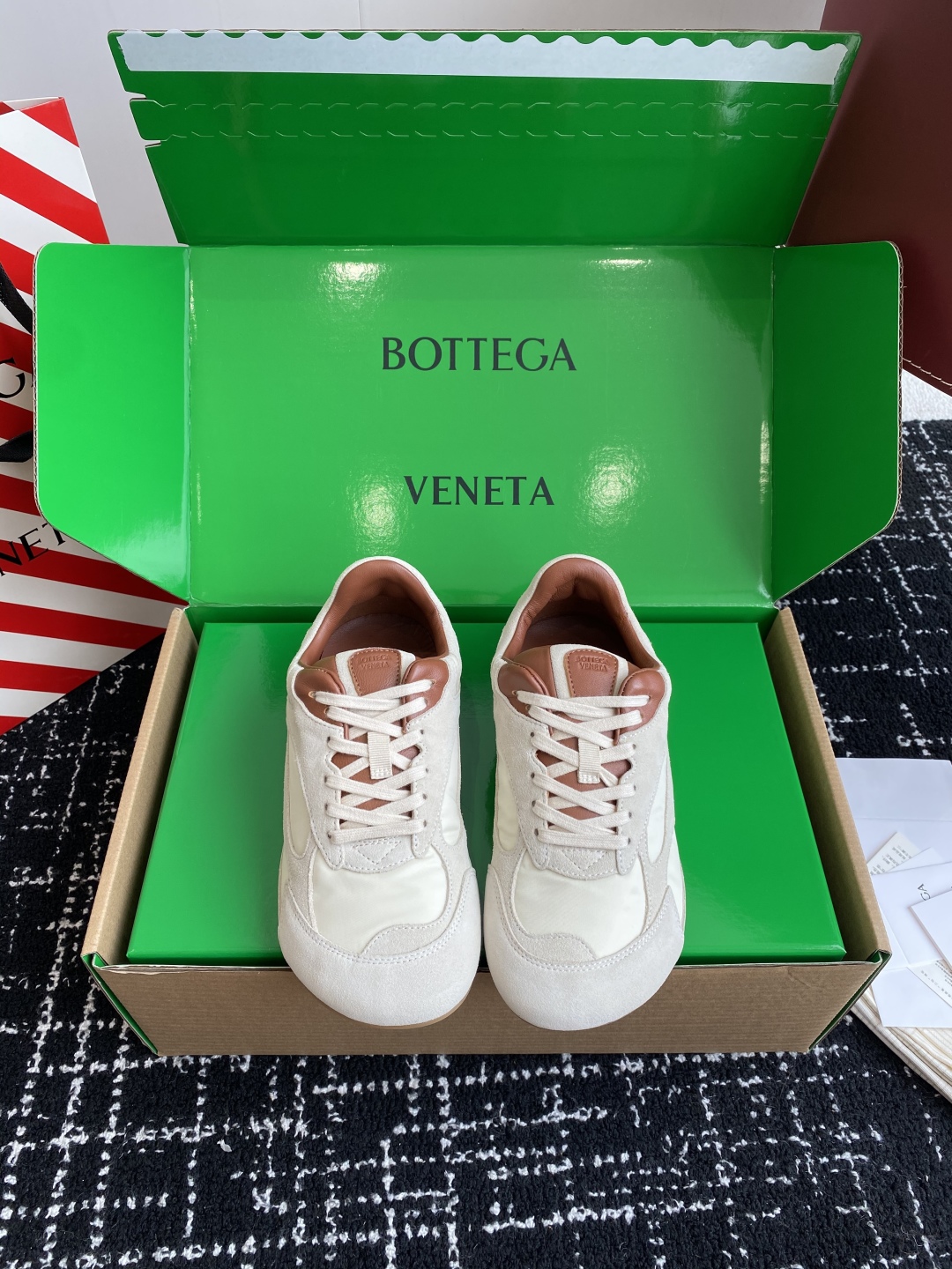 代购级（官网同步✈️盒包装）
Bottega Veneta BV葆蝶家 25ss新款 阿甘鞋 德训运动鞋