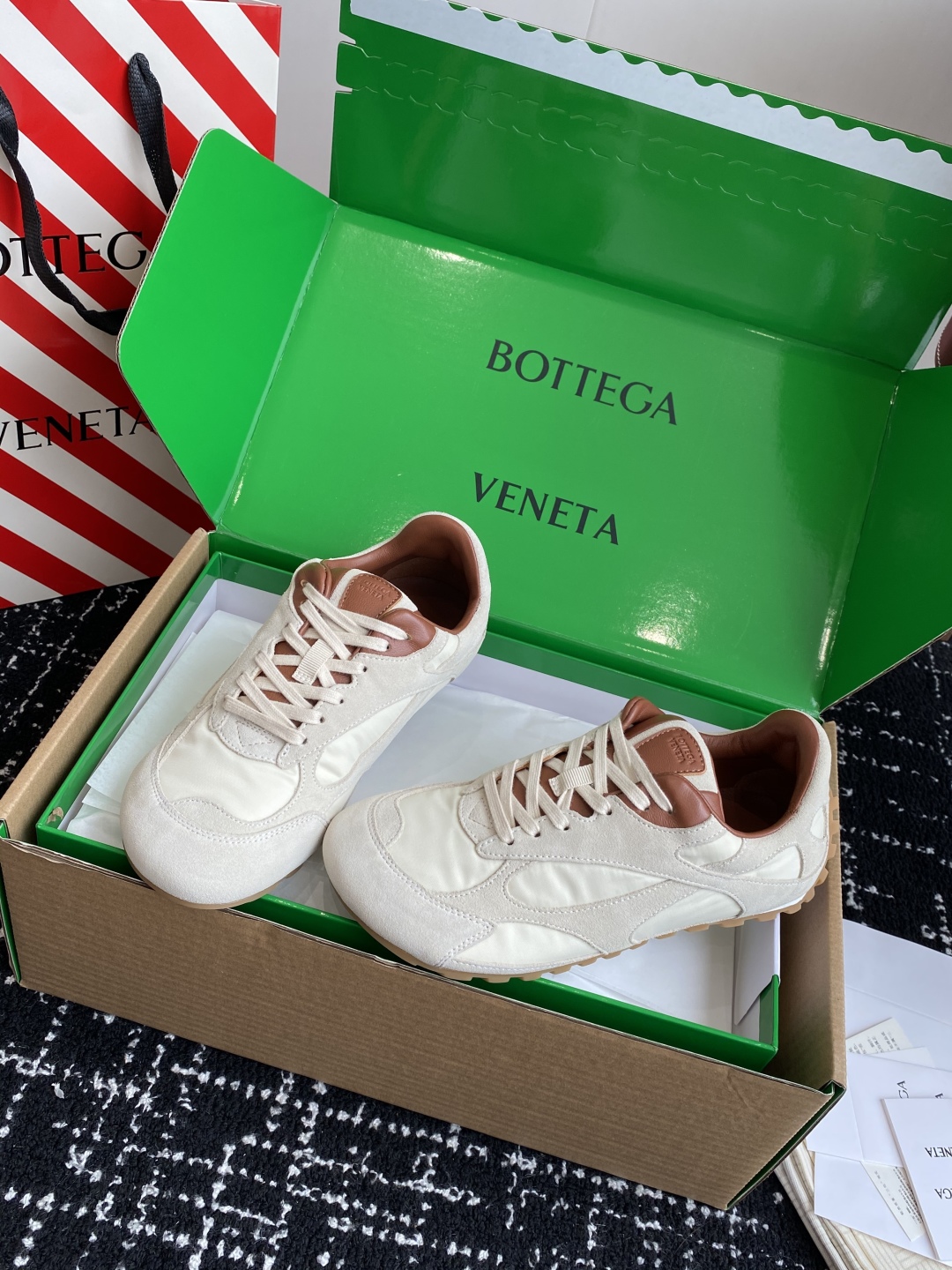 代购级（官网同步✈️盒包装）
Bottega Veneta BV葆蝶家 25ss新款 阿甘鞋 德训运动鞋