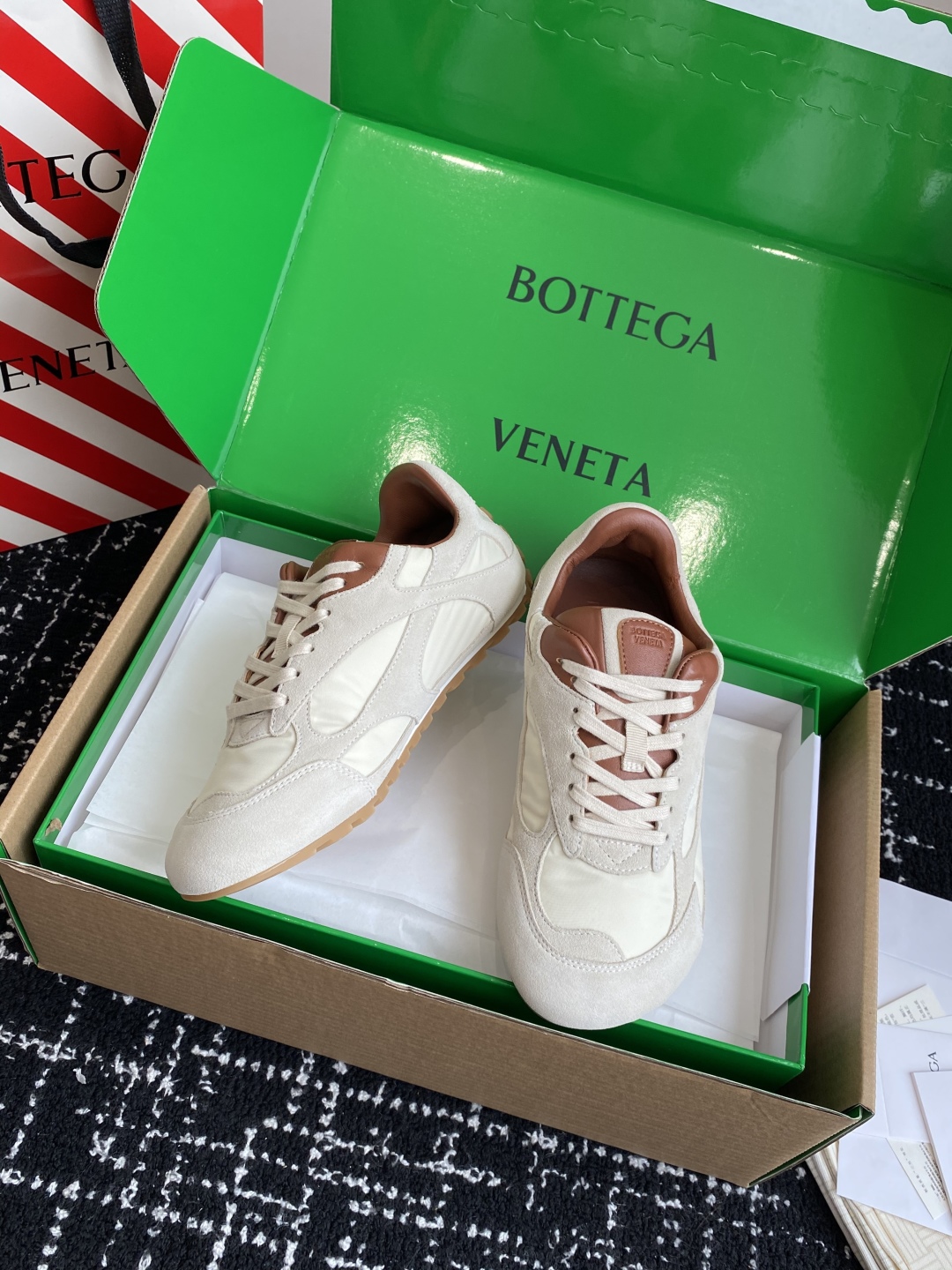 代购级（官网同步✈️盒包装）
Bottega Veneta BV葆蝶家 25ss新款 阿甘鞋 德训运动鞋