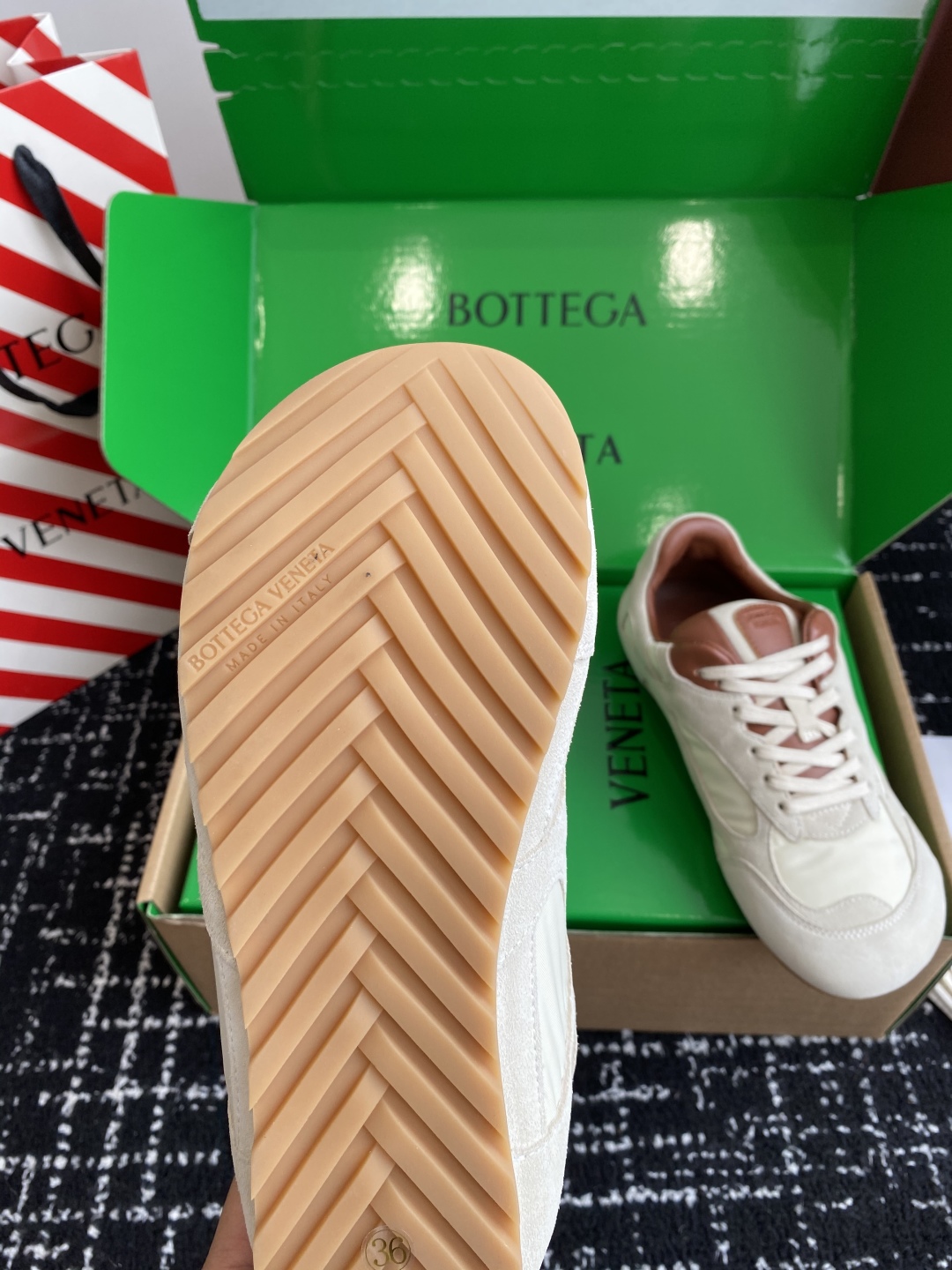 代购级（官网同步✈️盒包装）
Bottega Veneta BV葆蝶家 25ss新款 阿甘鞋 德训运动鞋