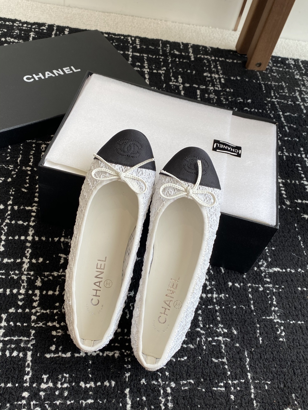 代购级
CHANEL小香 25ss 春夏鞋头 电绣点缀,芭蕾舞鞋 宛如女神脖子上的项链,上脚包裹性非常好