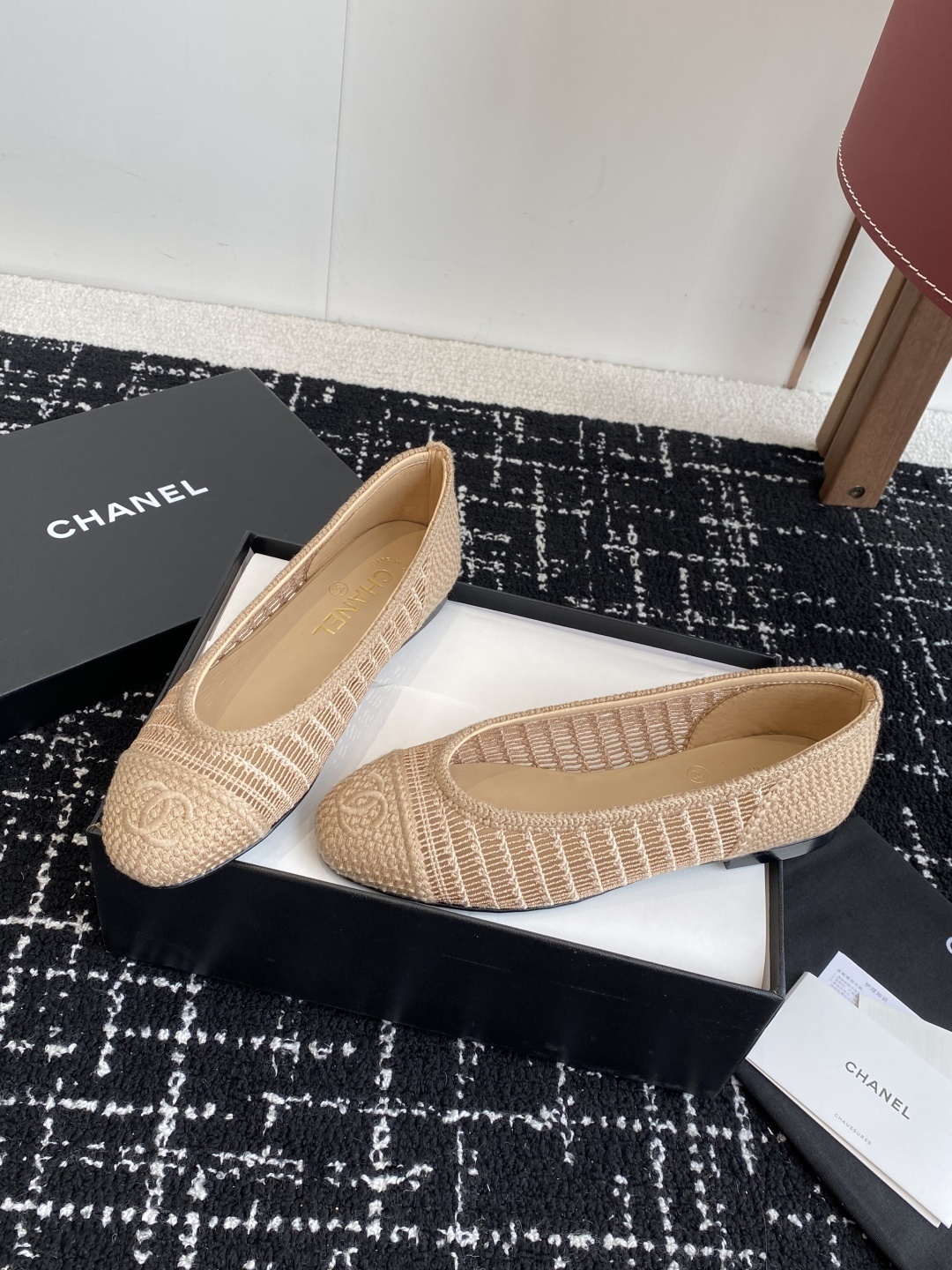 代购级
CHANEL小香 25ss 春夏鞋头 电绣点缀,芭蕾舞鞋 宛如女神脖子上的项链,上脚包裹性非常好