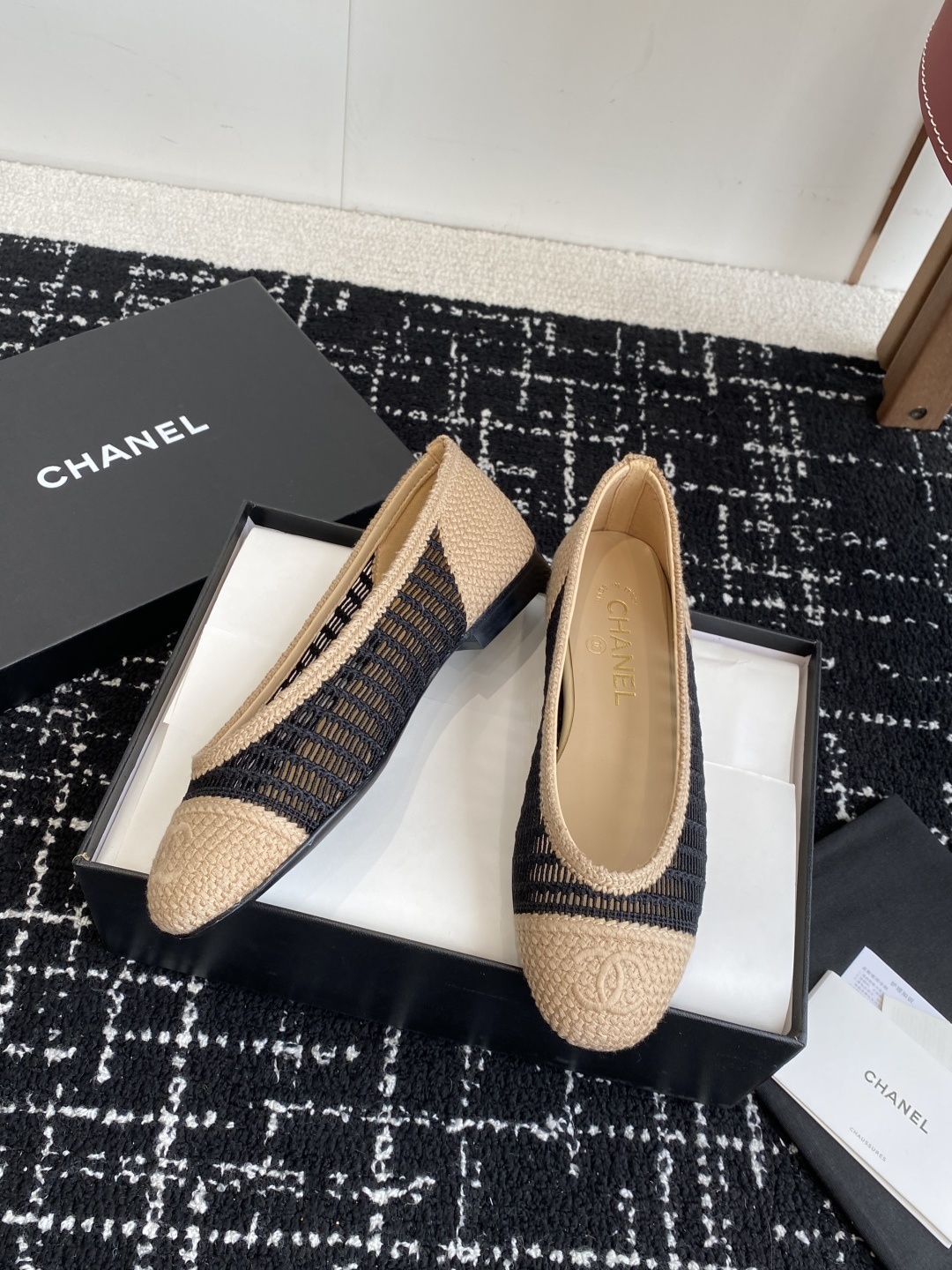 代购级
CHANEL小香 25ss 春夏鞋头 电绣点缀,芭蕾舞鞋 宛如女神脖子上的项链,上脚包裹性非常好