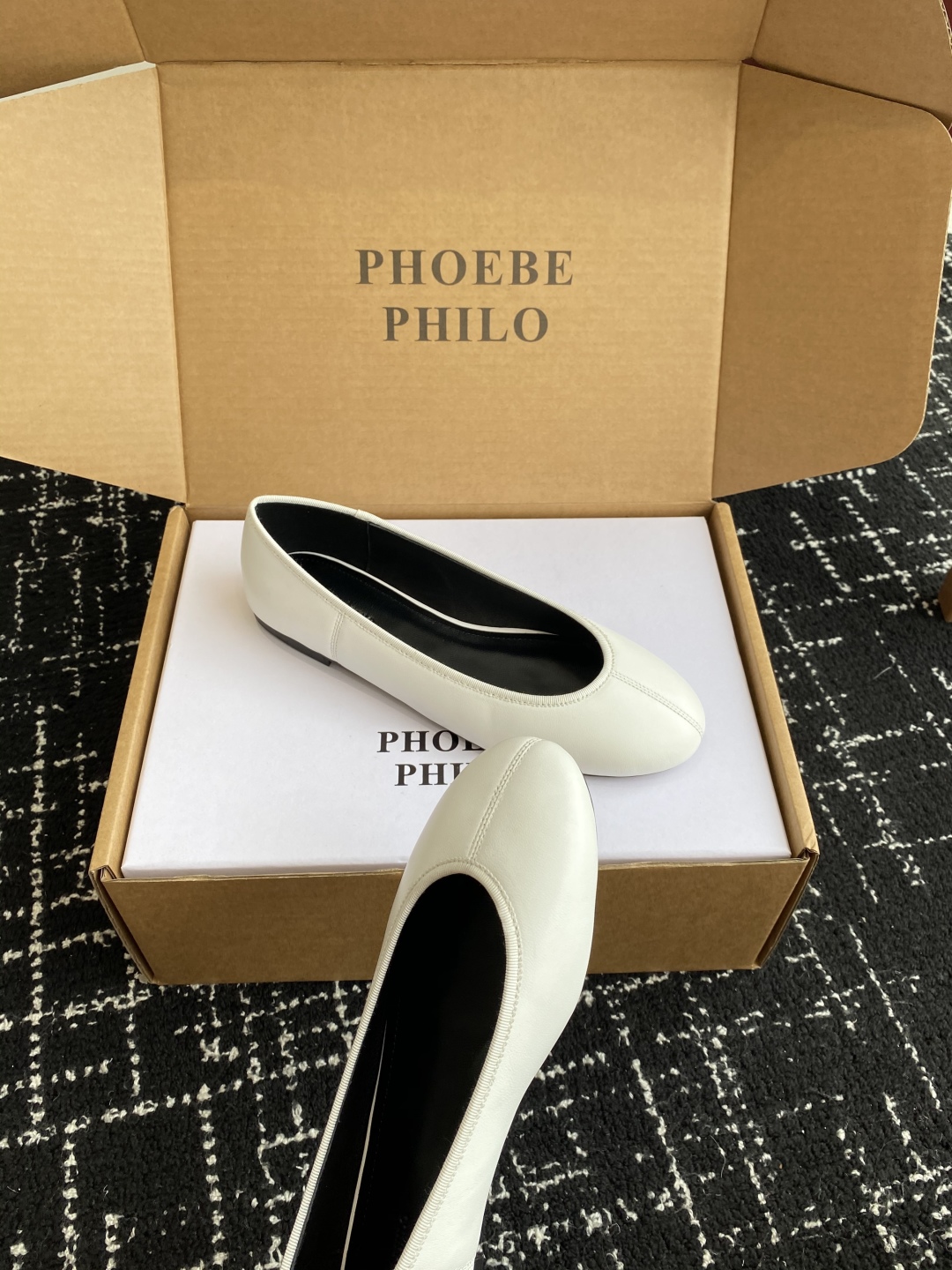 代购级
PHOEBE PHILO 25ss独家发售 鞋头缝线 圆头 芭蕾舞 单鞋

整体绵羊皮 的质感简