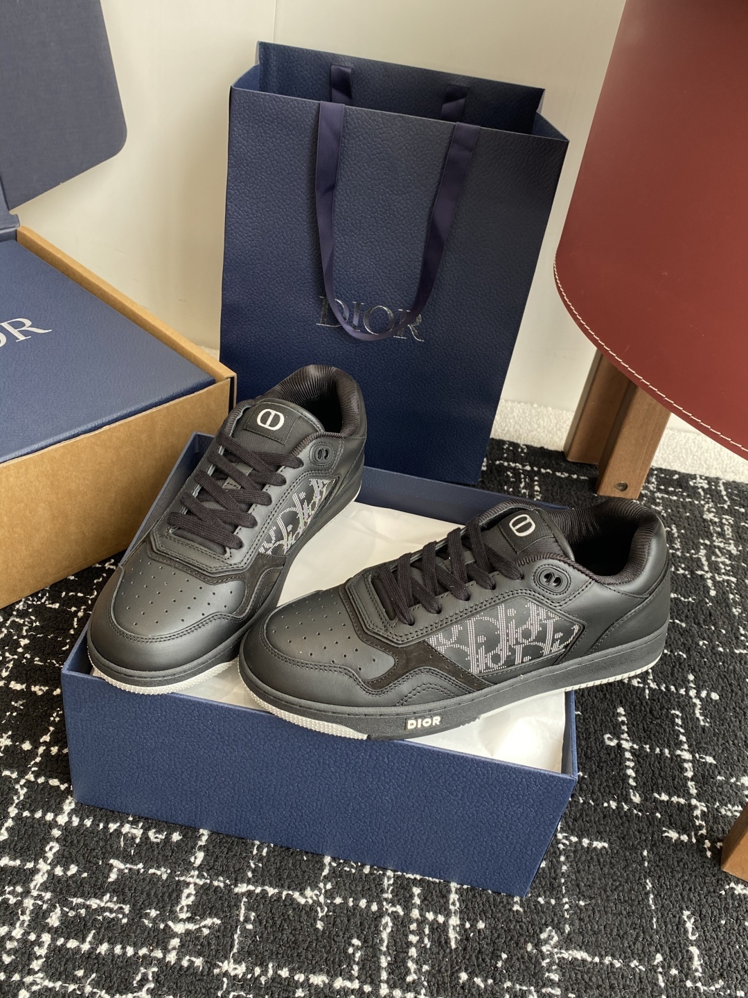 东莞代购级(官网同步✈️盒包装)
Dior 25全新升级 情侣高帮B27休闲运动鞋
这款 B27 高帮