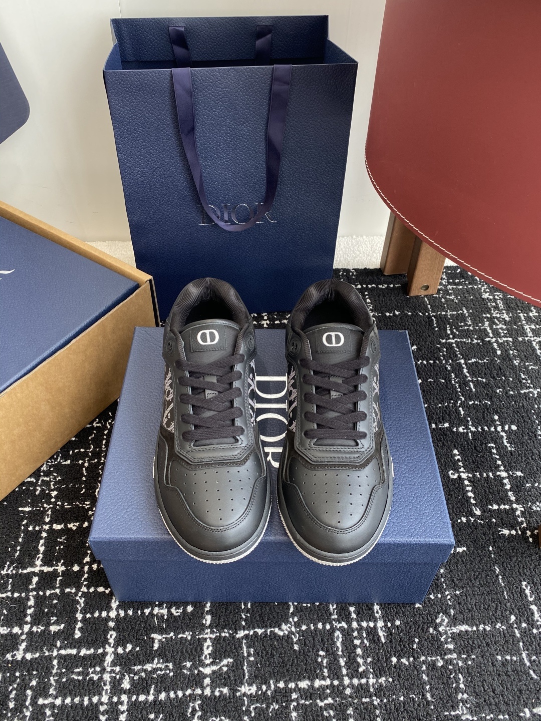 东莞代购级(官网同步✈️盒包装)
Dior 25全新升级 情侣高帮B27休闲运动鞋
这款 B27 高帮